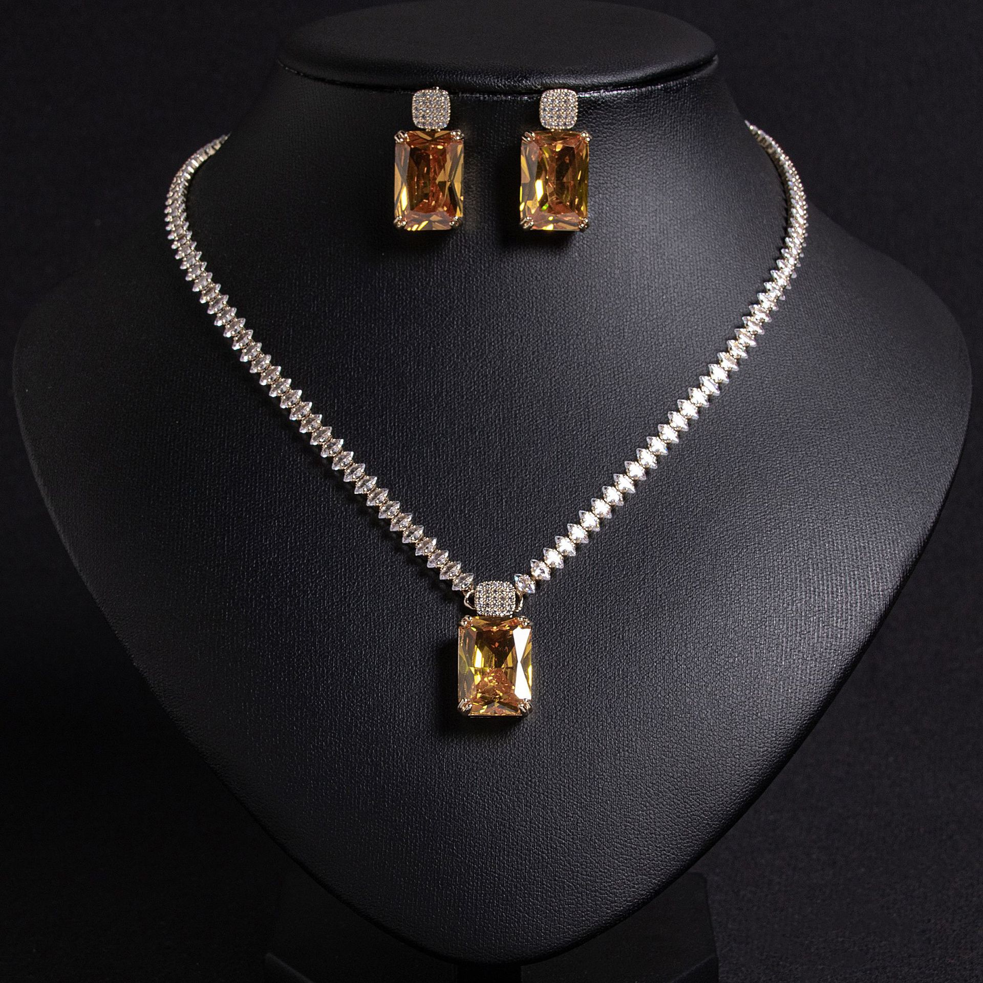 Zircon jewelry set