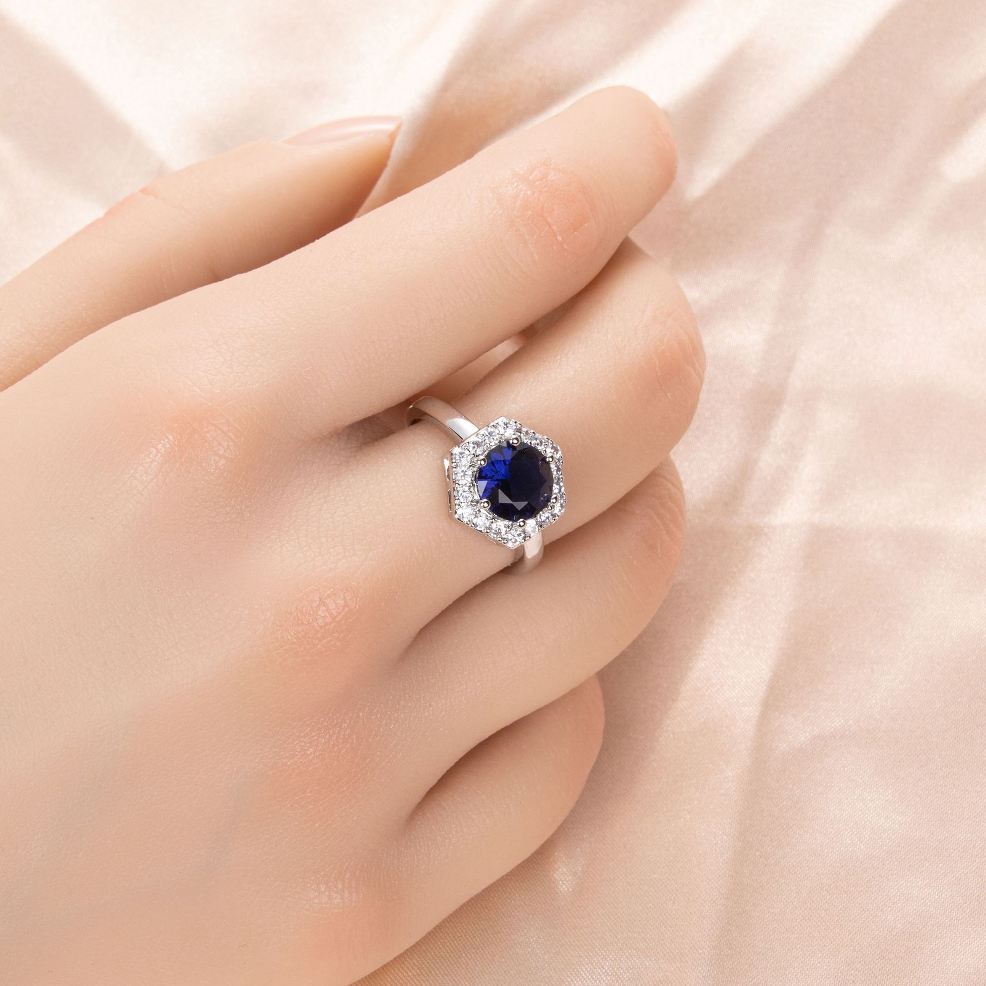 New high quality zircon ring