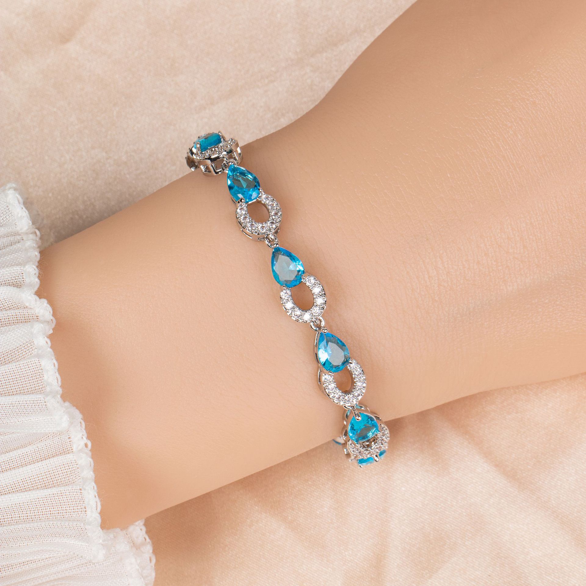 New Creative Elegant Zircon Bracelet