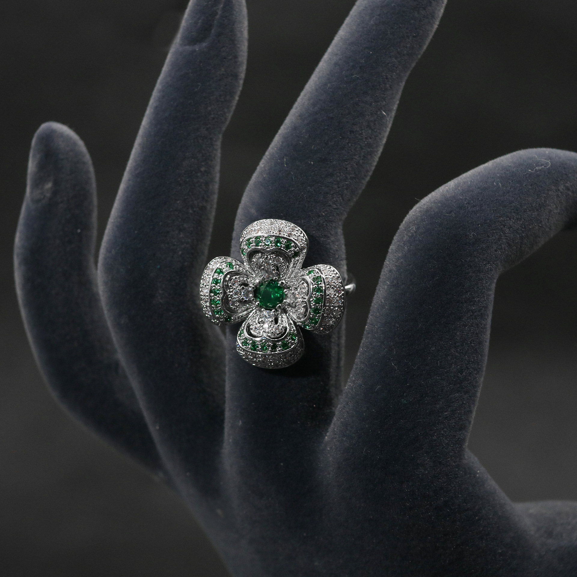 New high quality elegant flower zircon ring