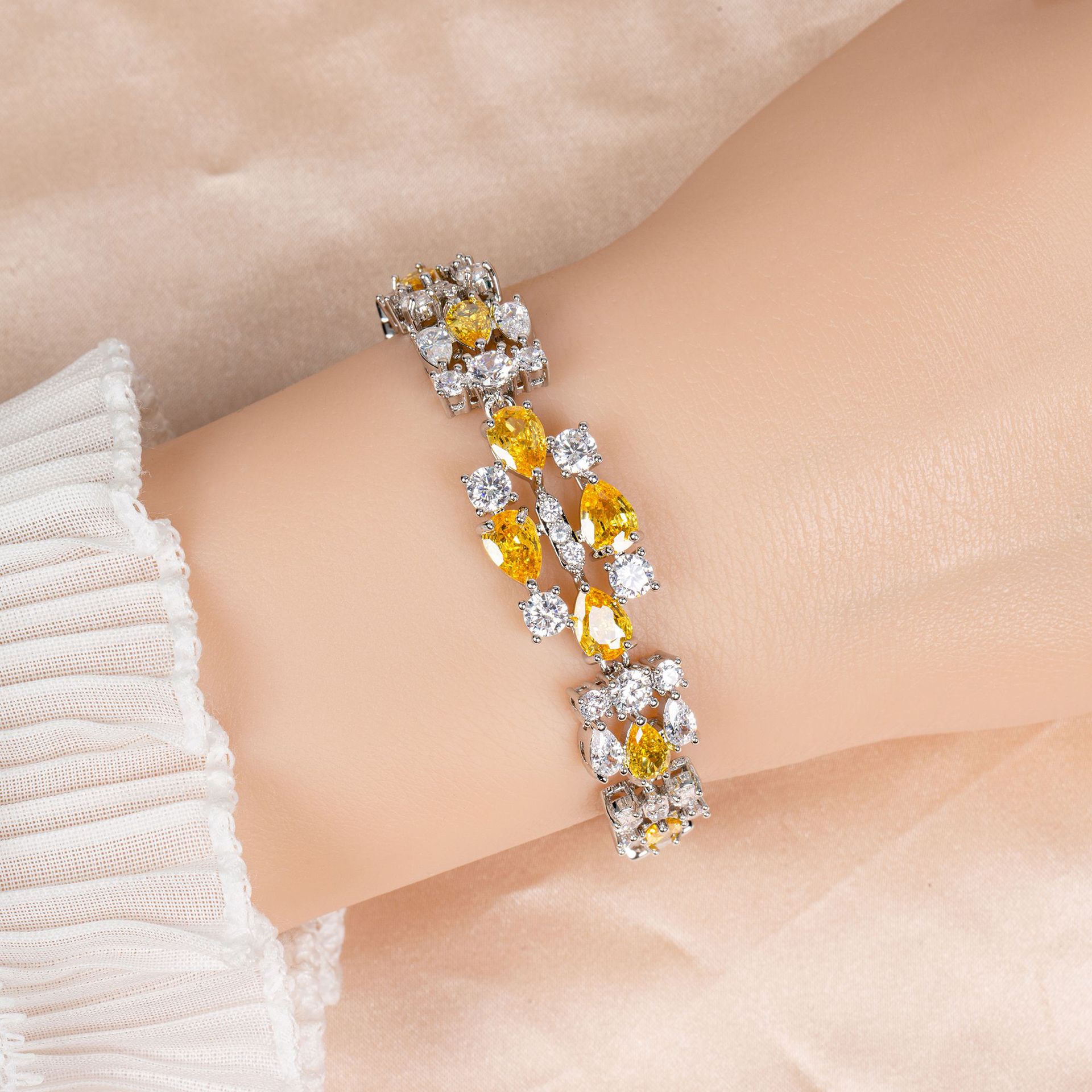 New affordable high quality zircon bracelet