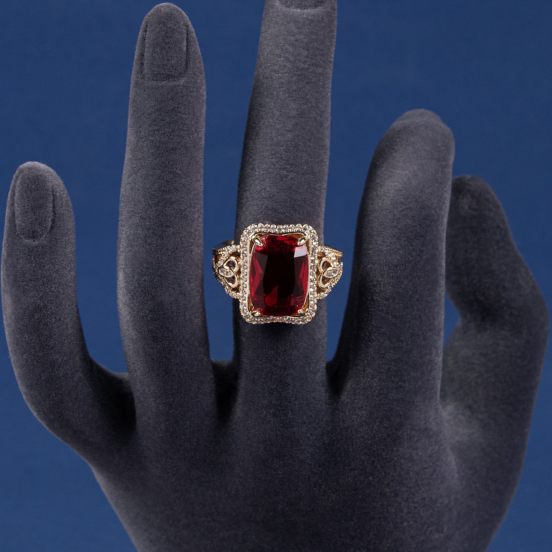 New high quality elegant zircon ring
