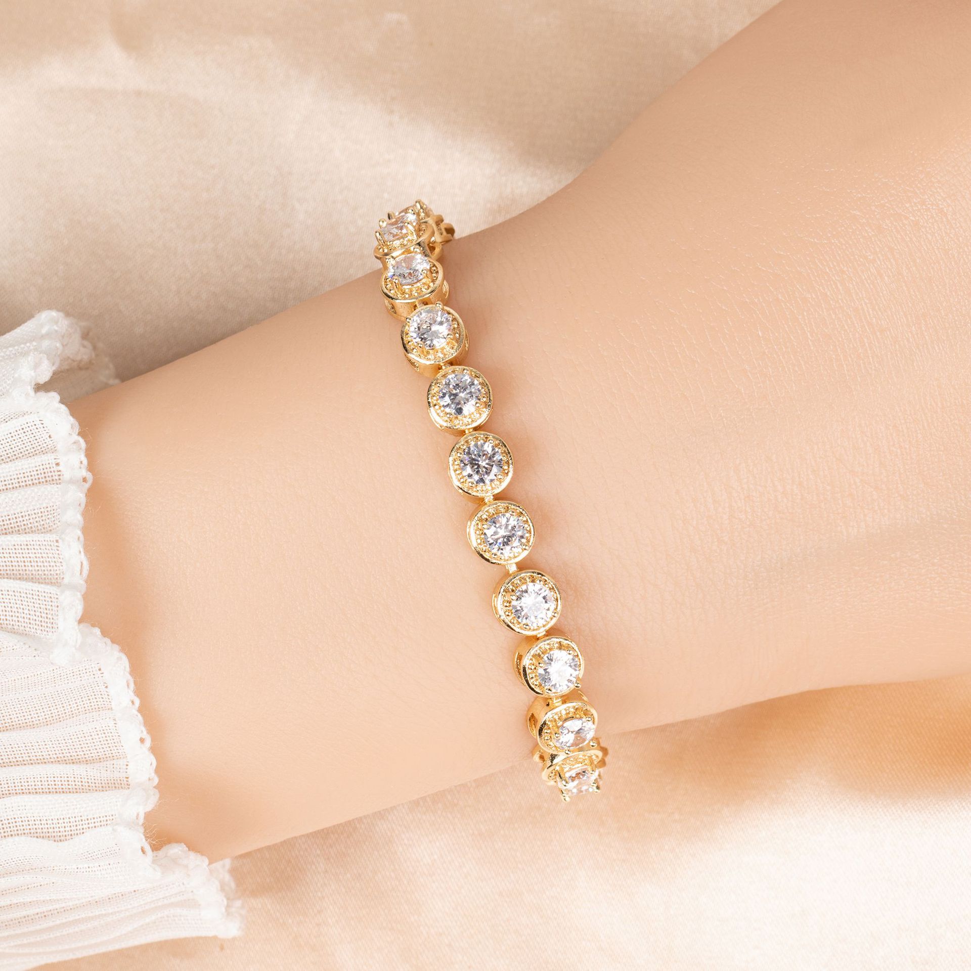 New high quality simple zircon bracelet