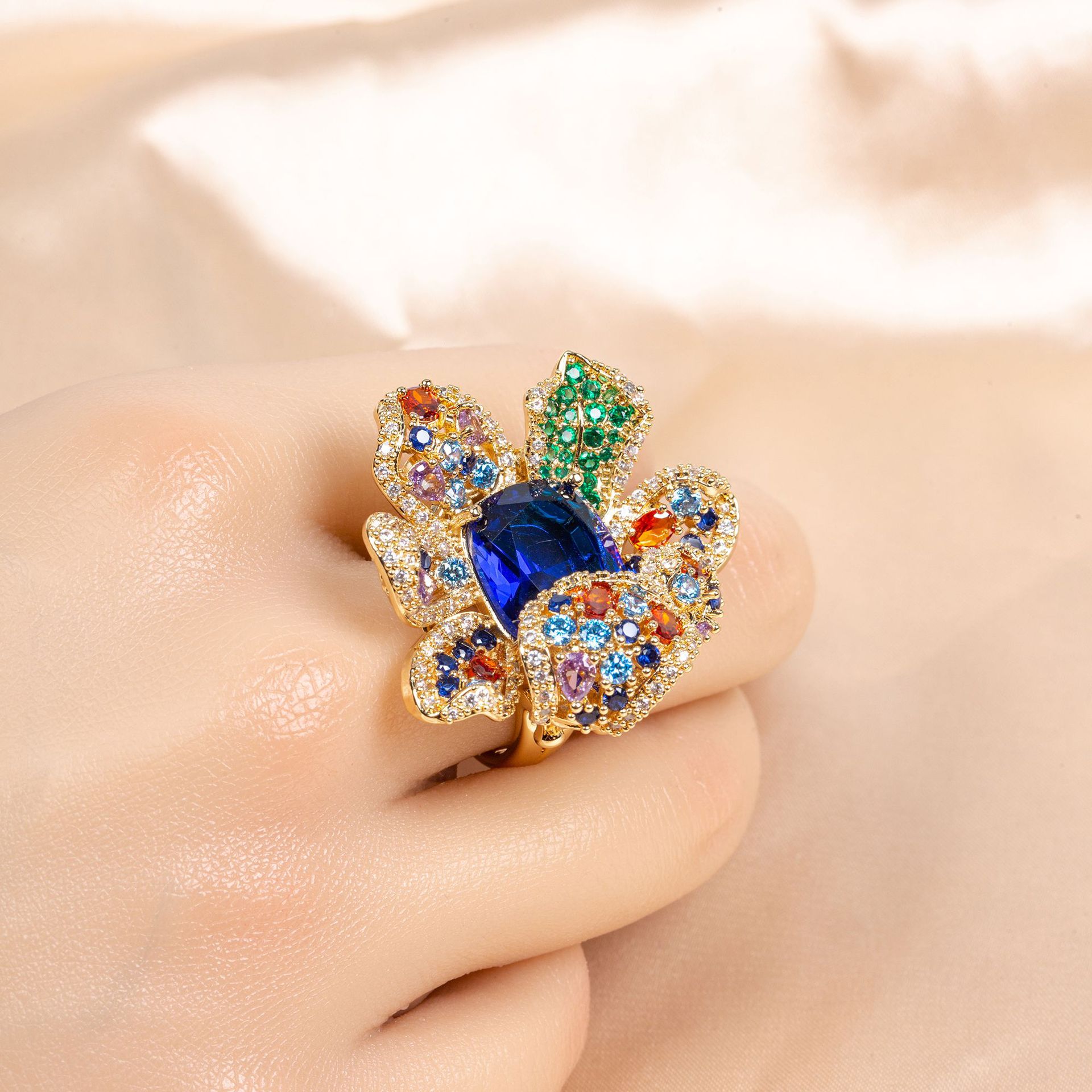 New high quality creative flower zircon ring