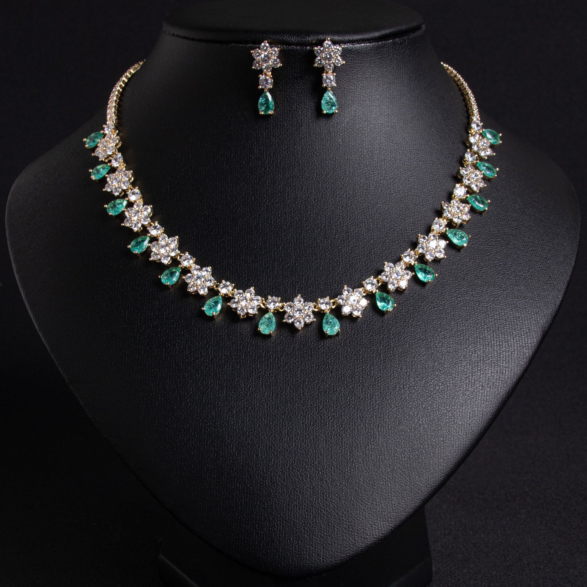 New Creative Snowflake Zircon Necklace and Earring Set