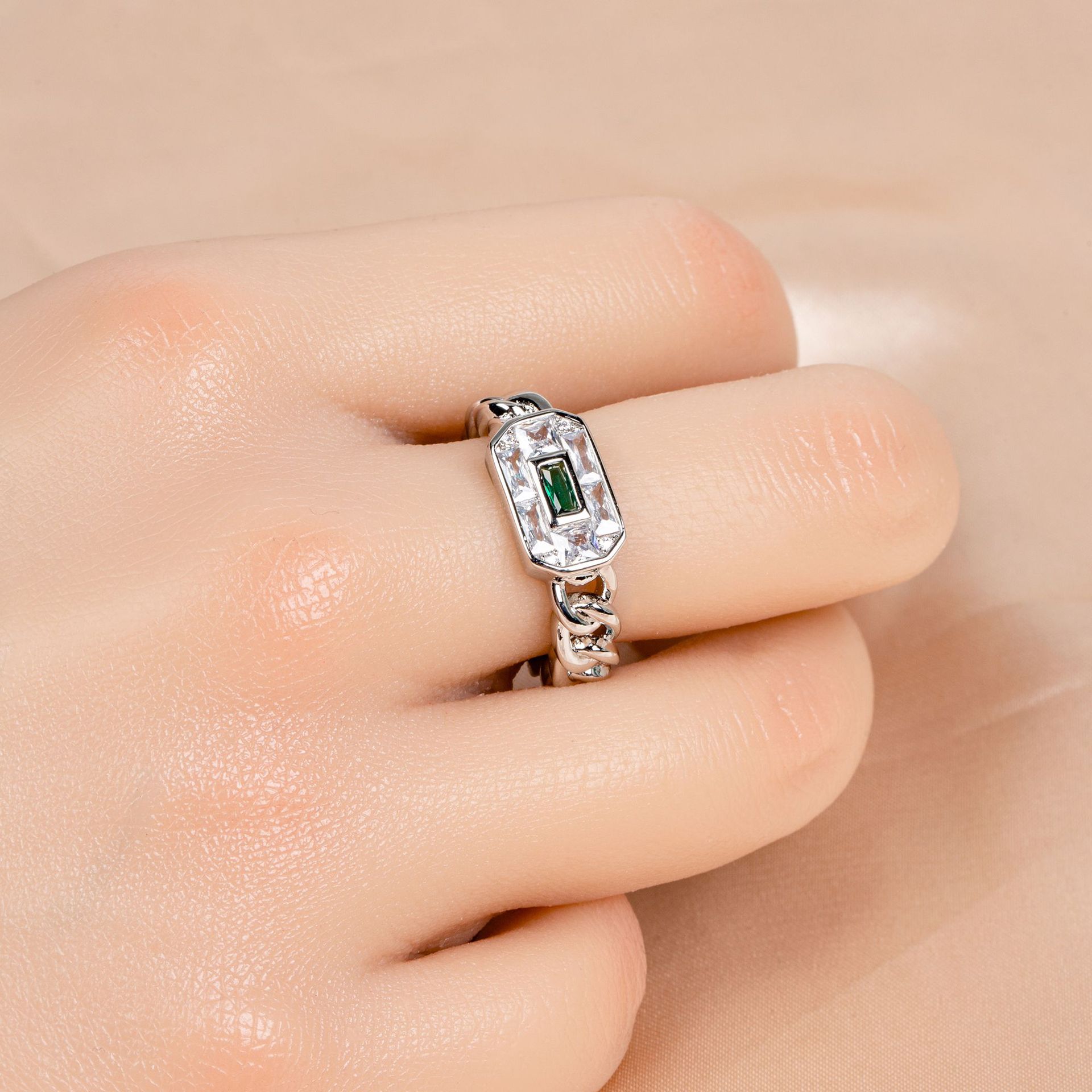 New high quality elegant style zircon ring