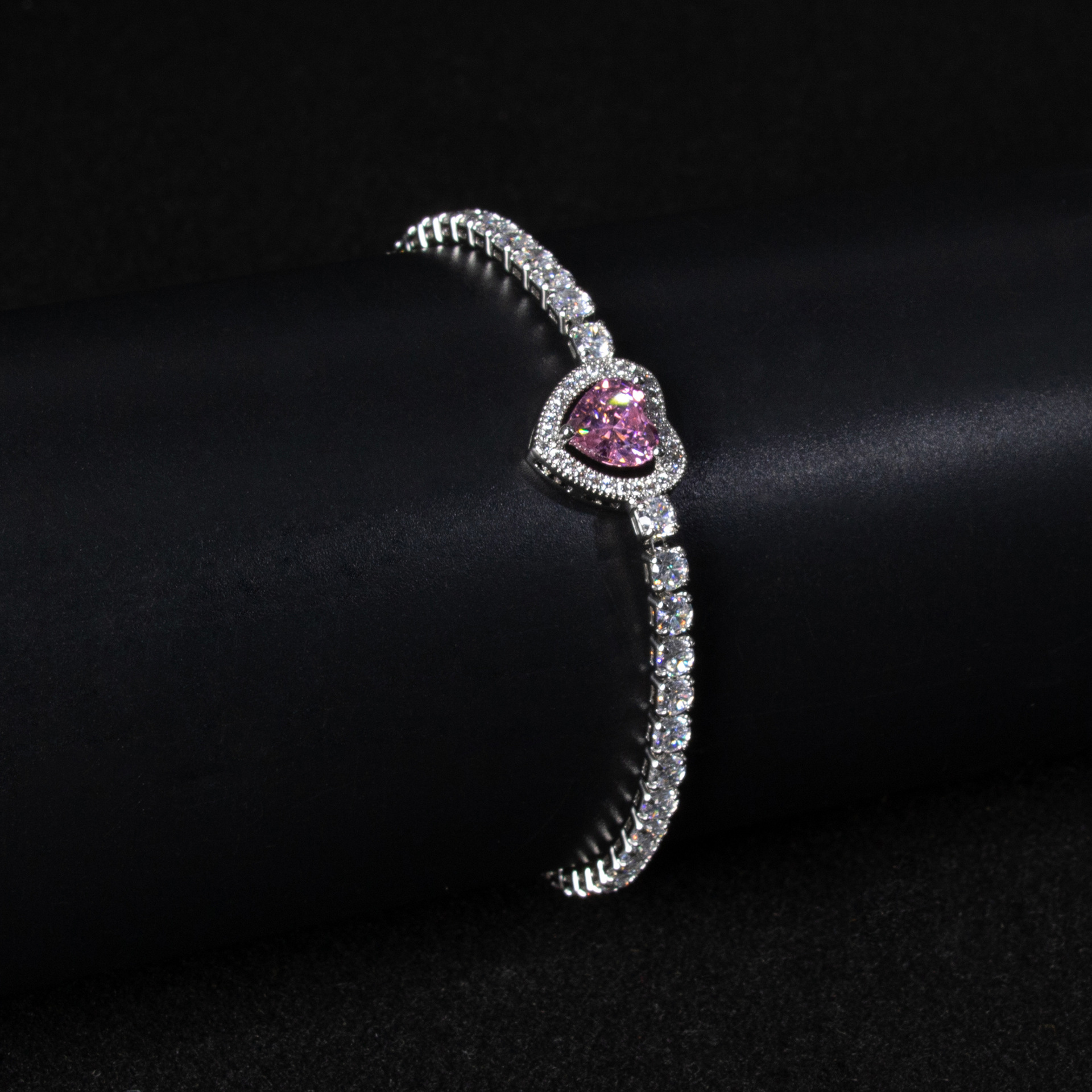 New simple heart-shaped zircon bracelet