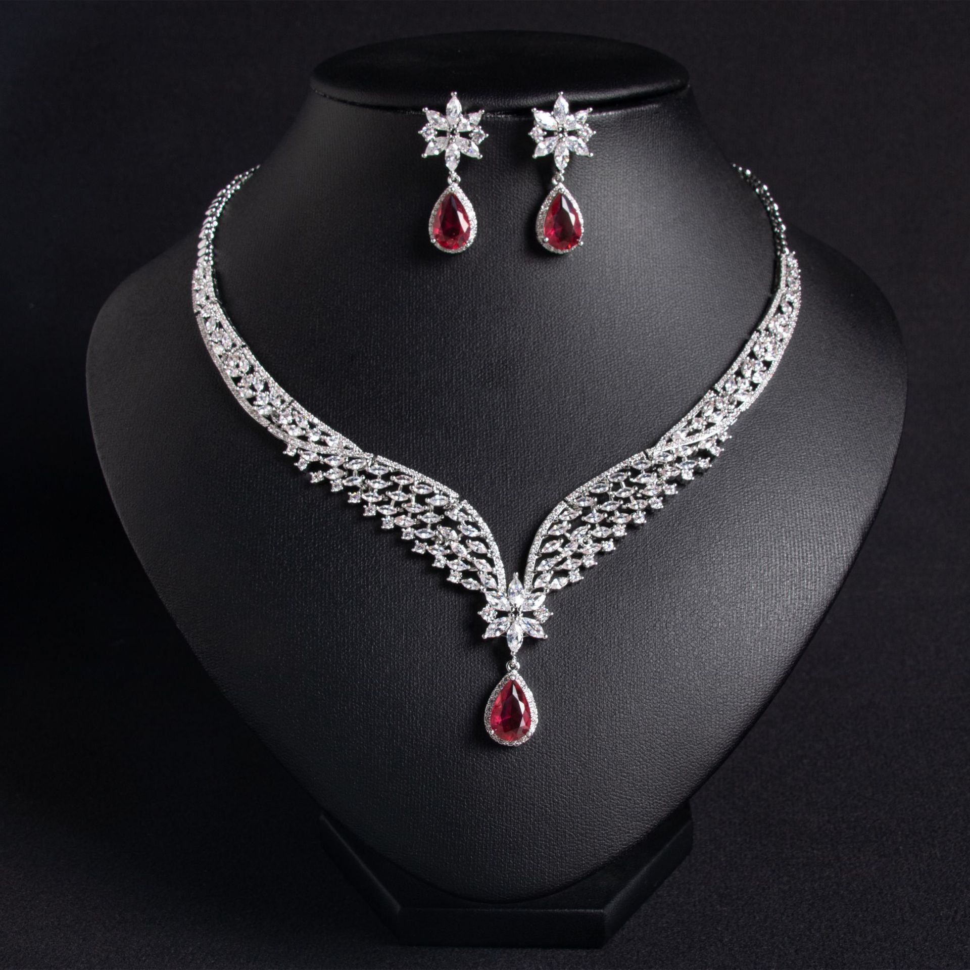 New elegant zircon jewelry set
