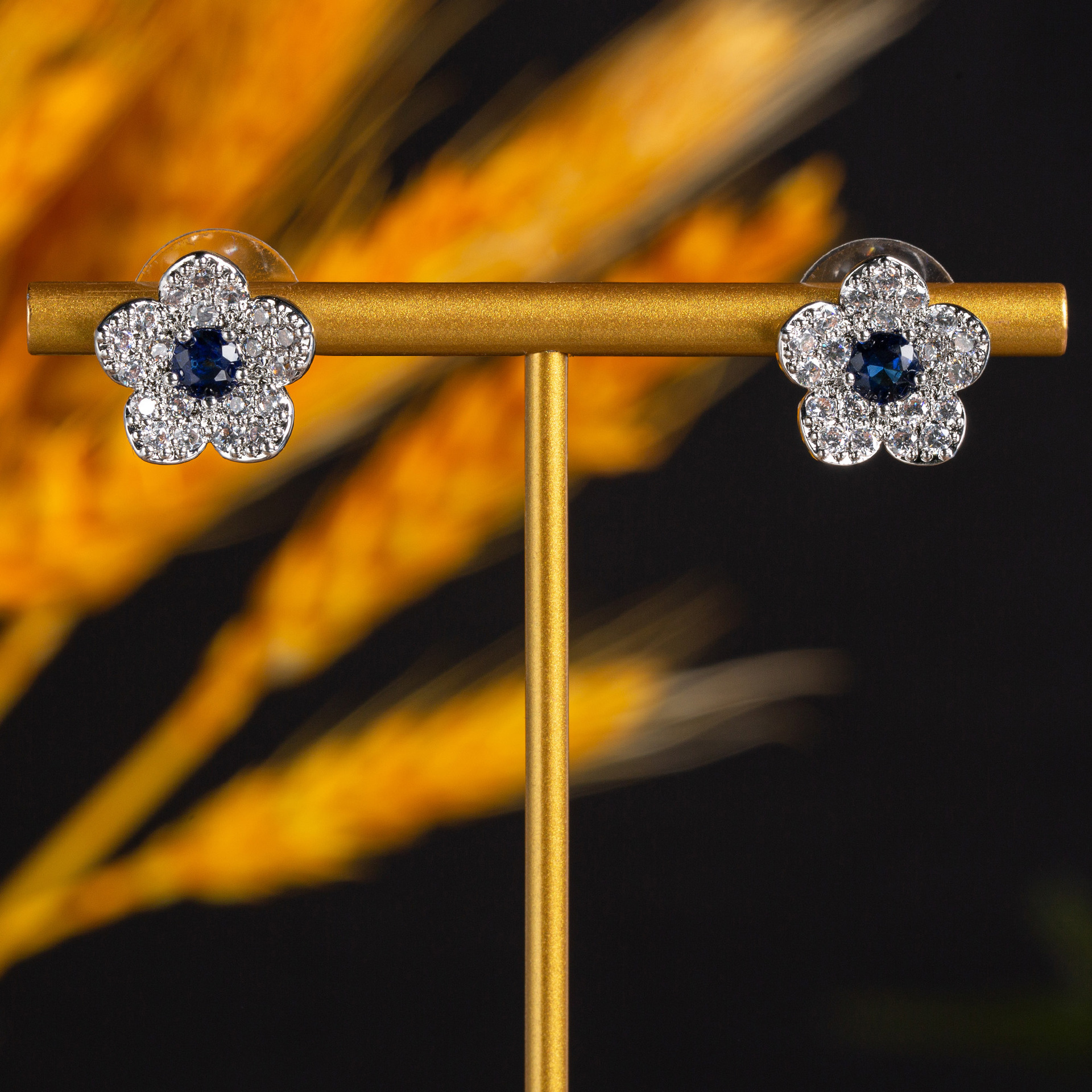New small flower zircon earrings