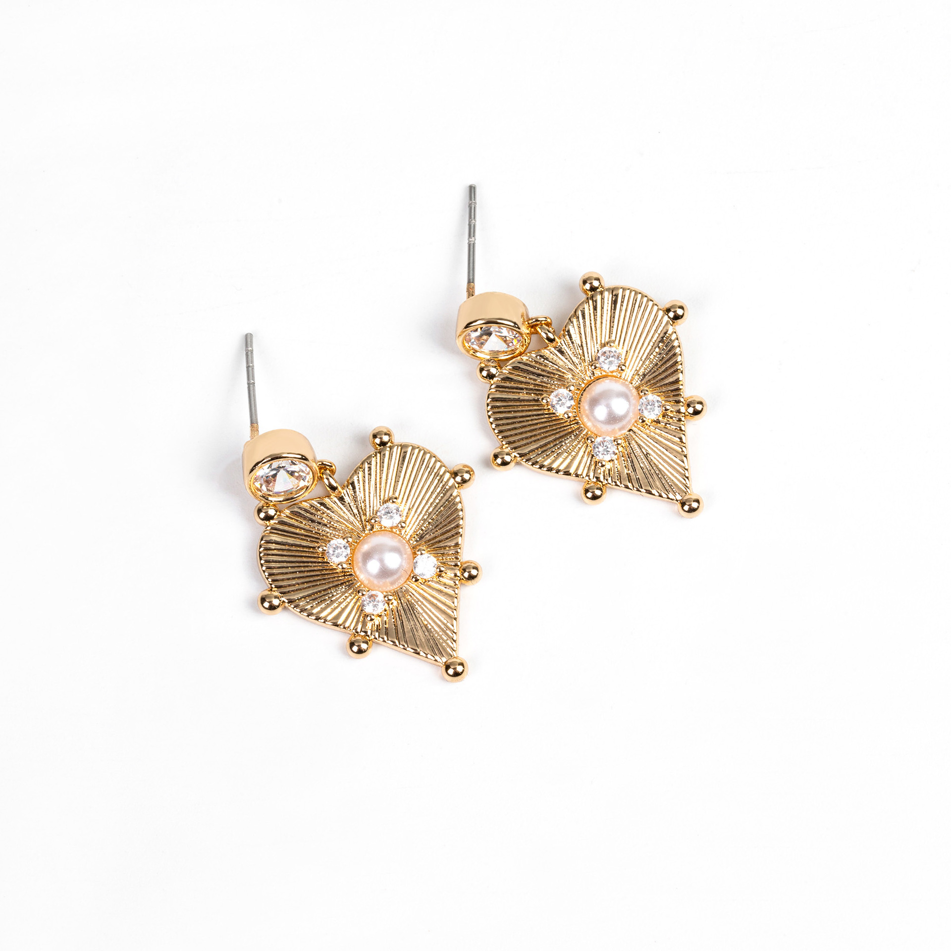 New heart-shaped zircon earrings
