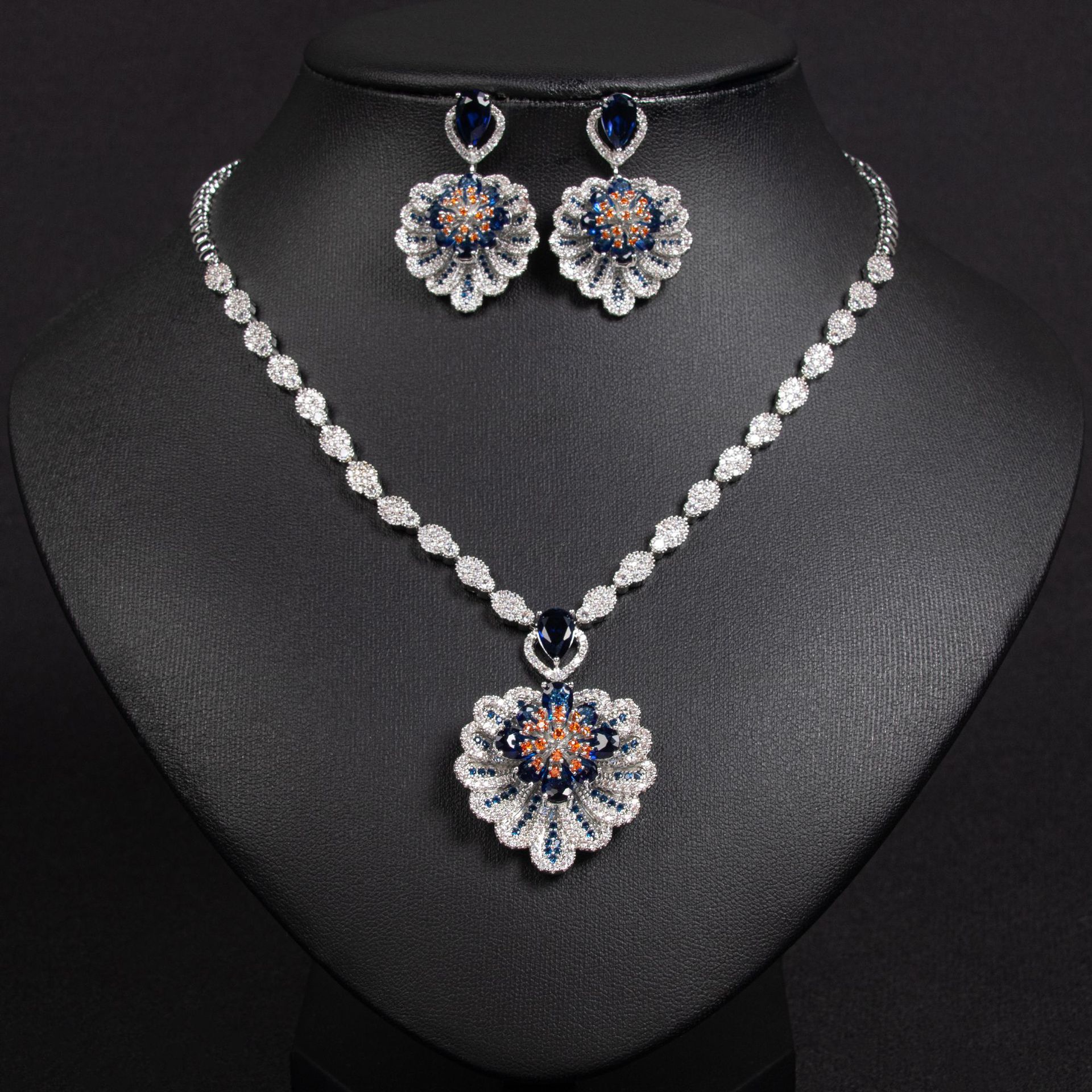 New Creative Lotus Style Zirconia Necklace and Earring Set