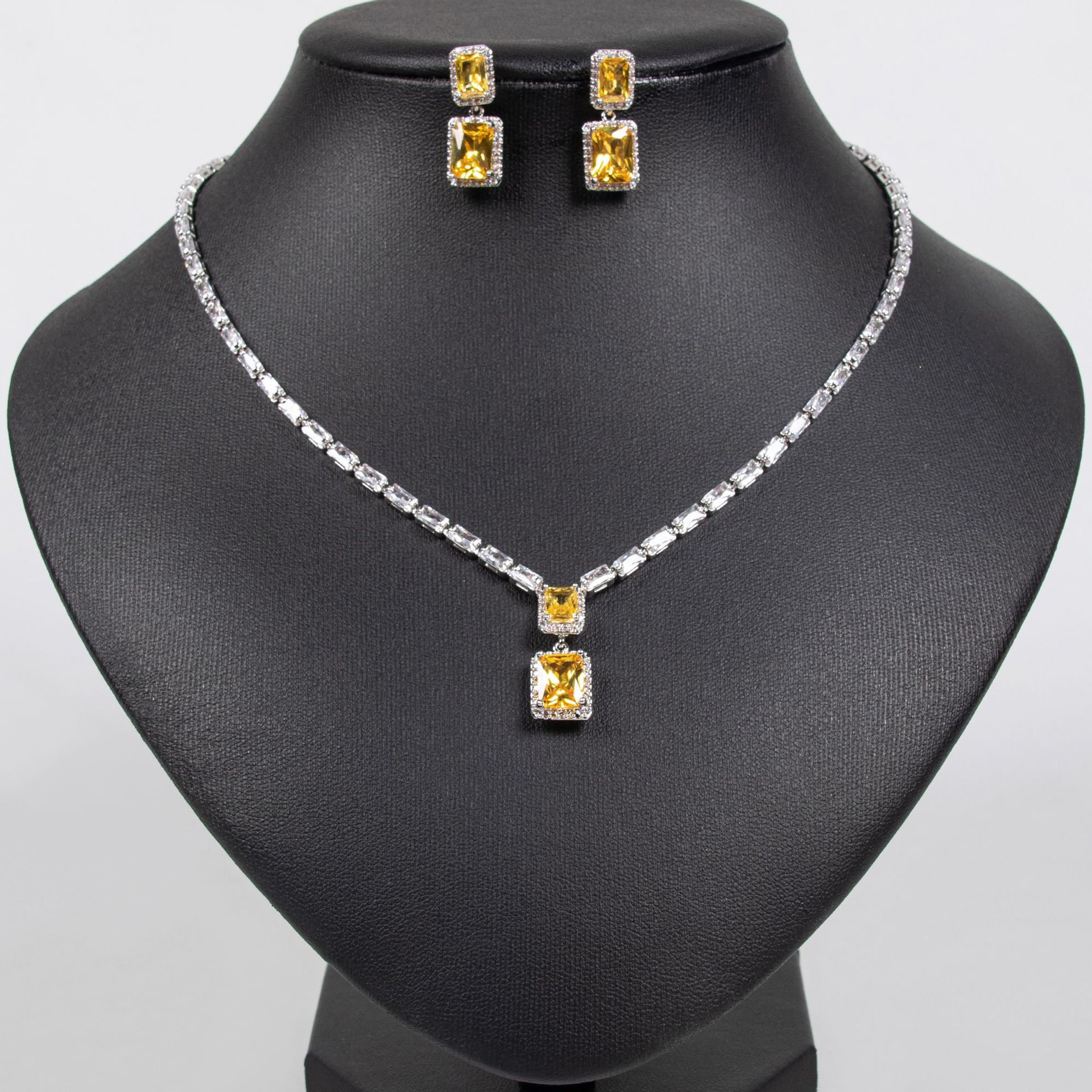 Zircon jewelry set