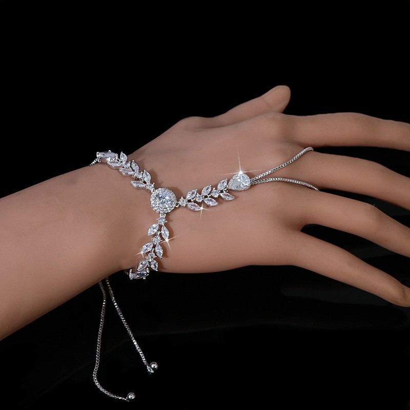 New zircon bracelet suitable for parties