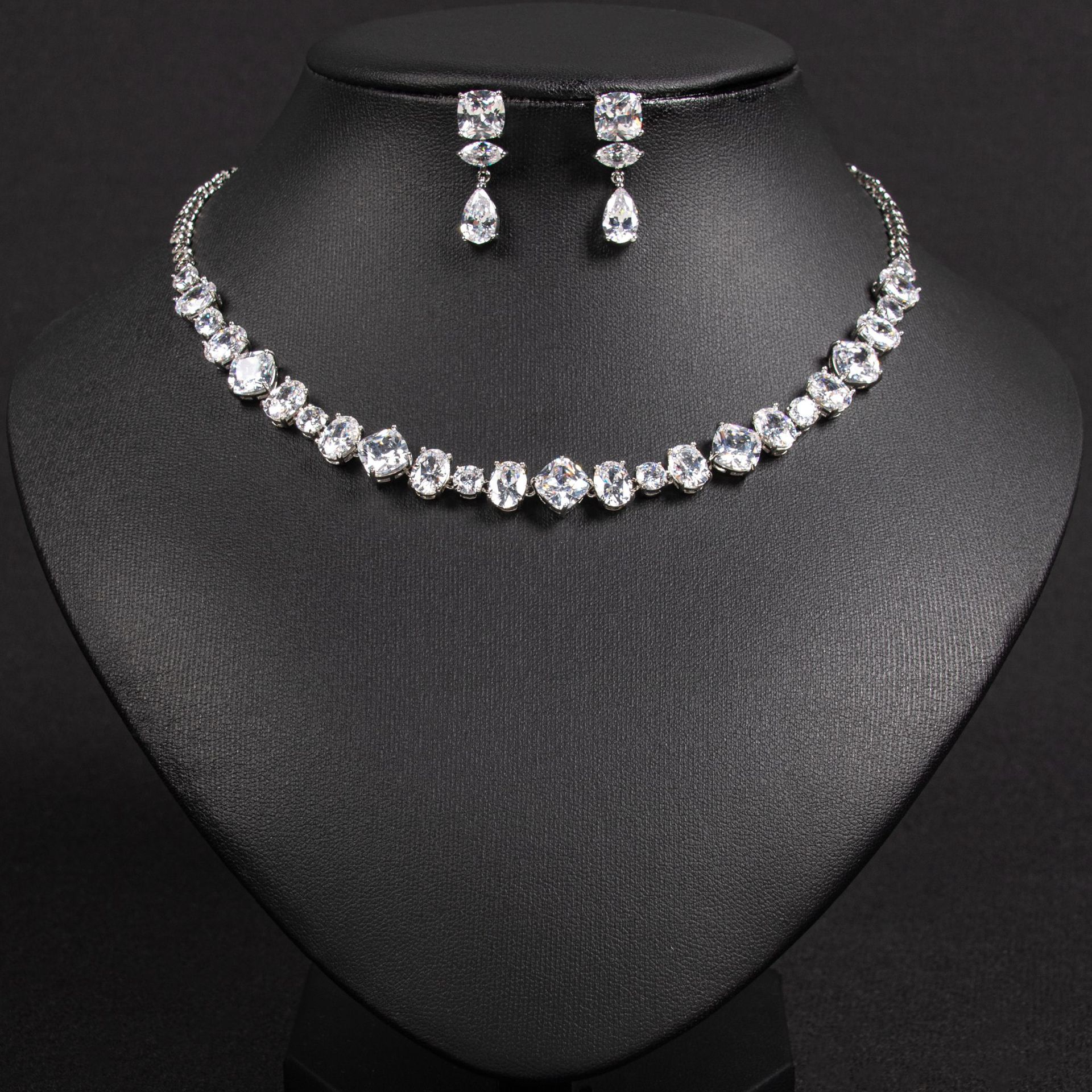 New zircon jewelry sets suitable for wholesale