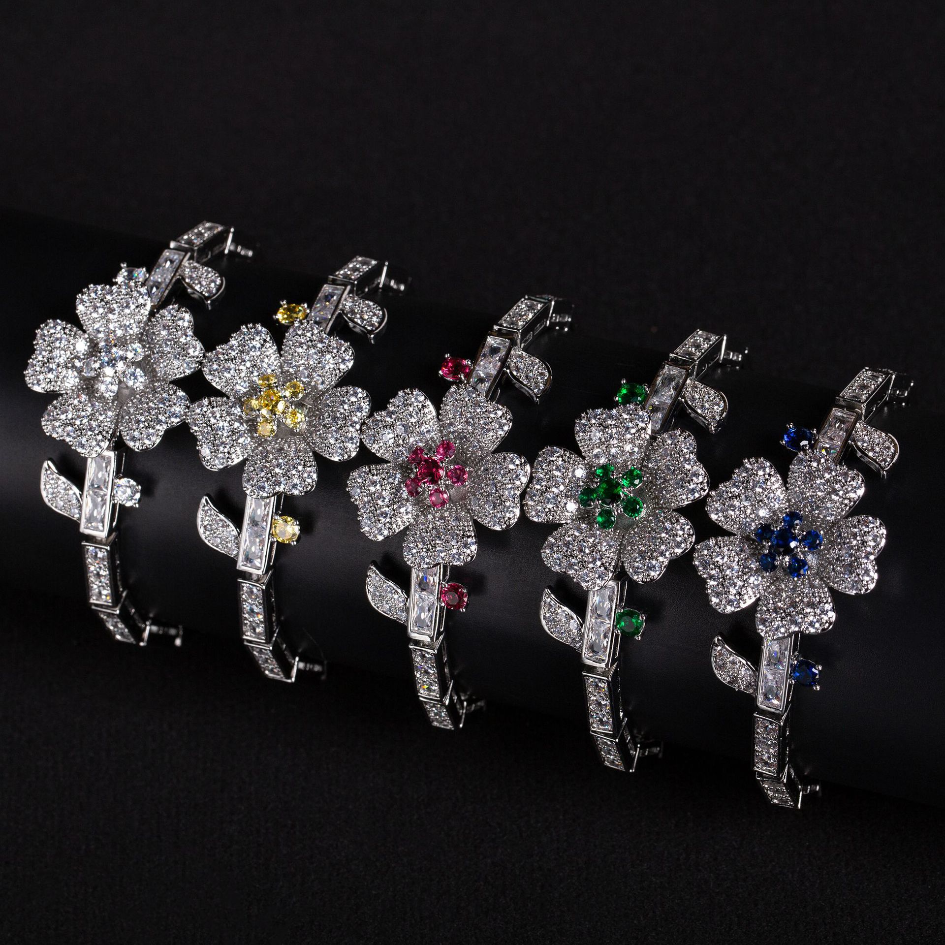 New creative flower zircon bracelet