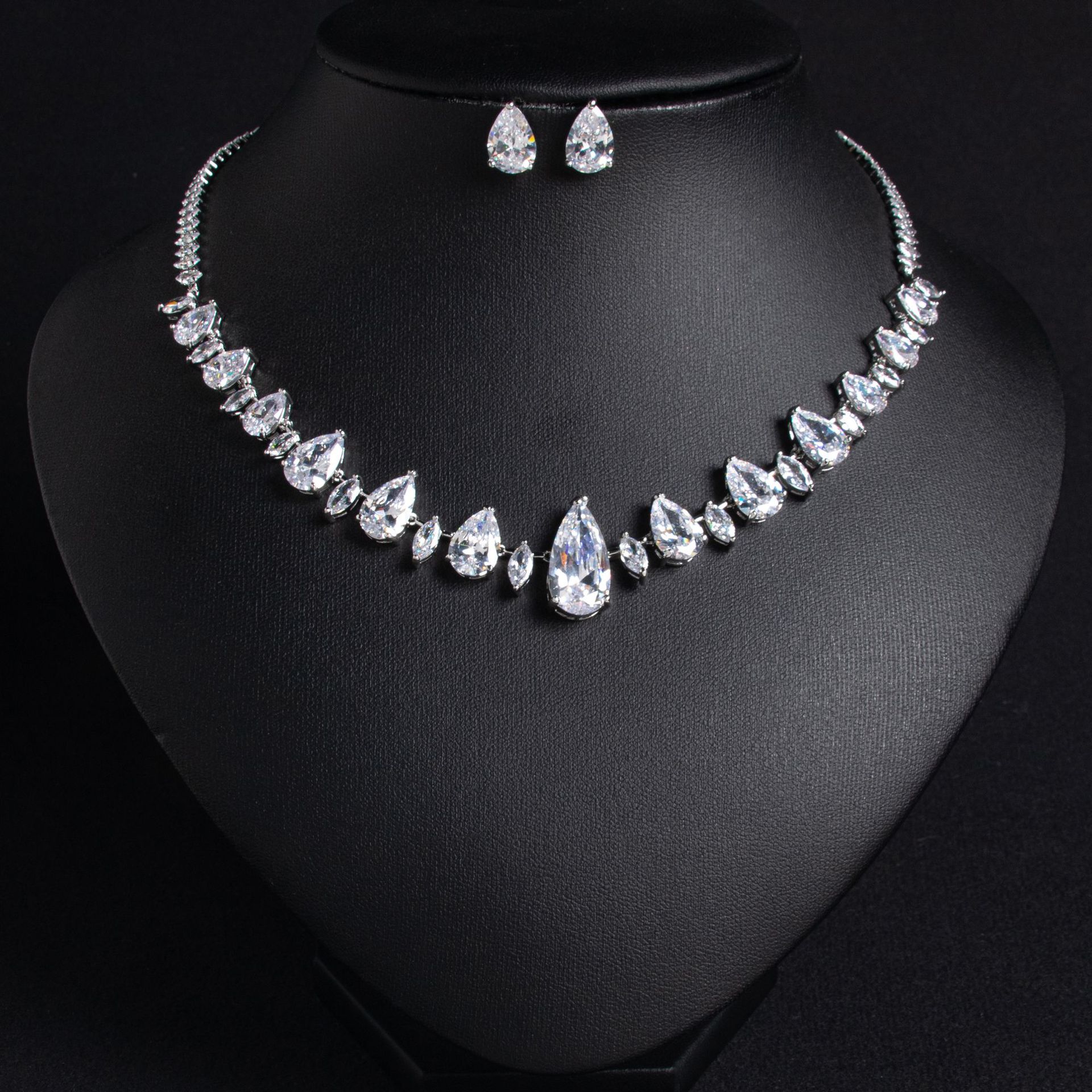 Zircon jewelry set