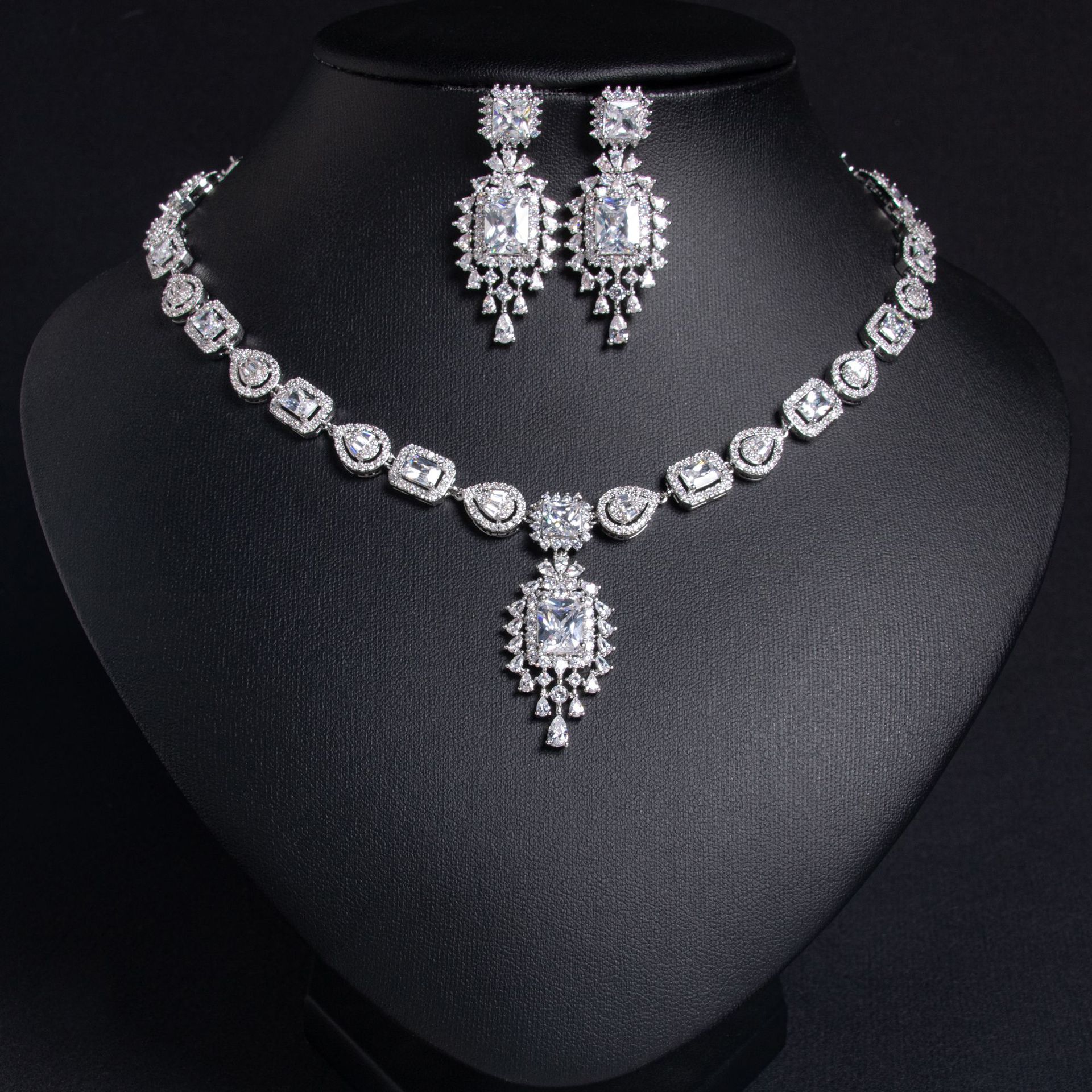 Zircon jewelry set