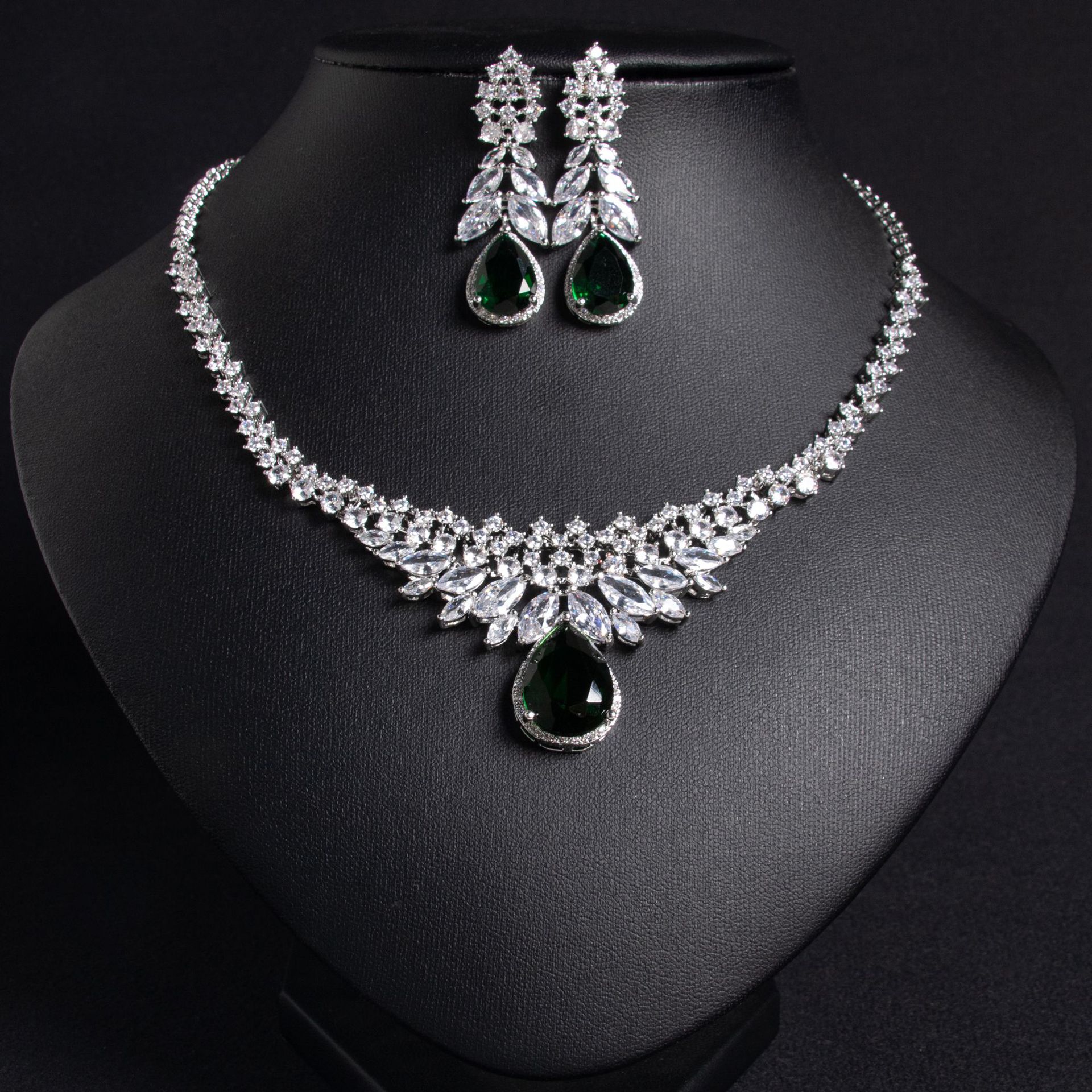 Zircon jewelry set