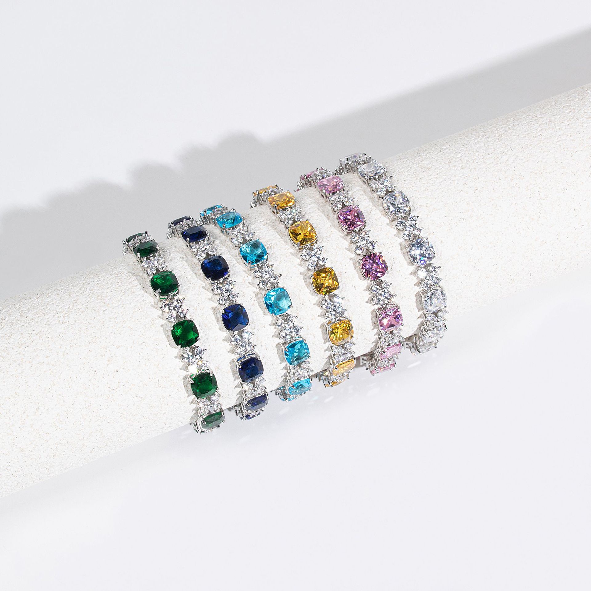 New and beautiful zircon bracelet