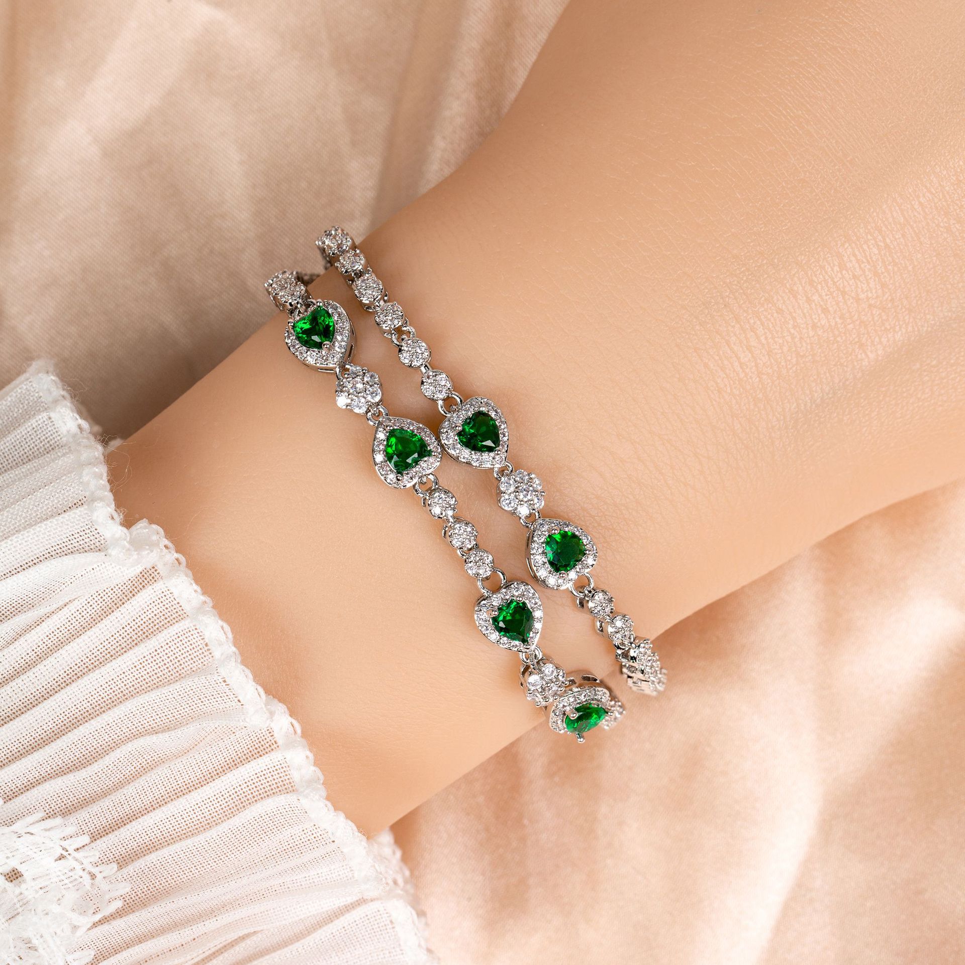 New elegant zircon bracelet