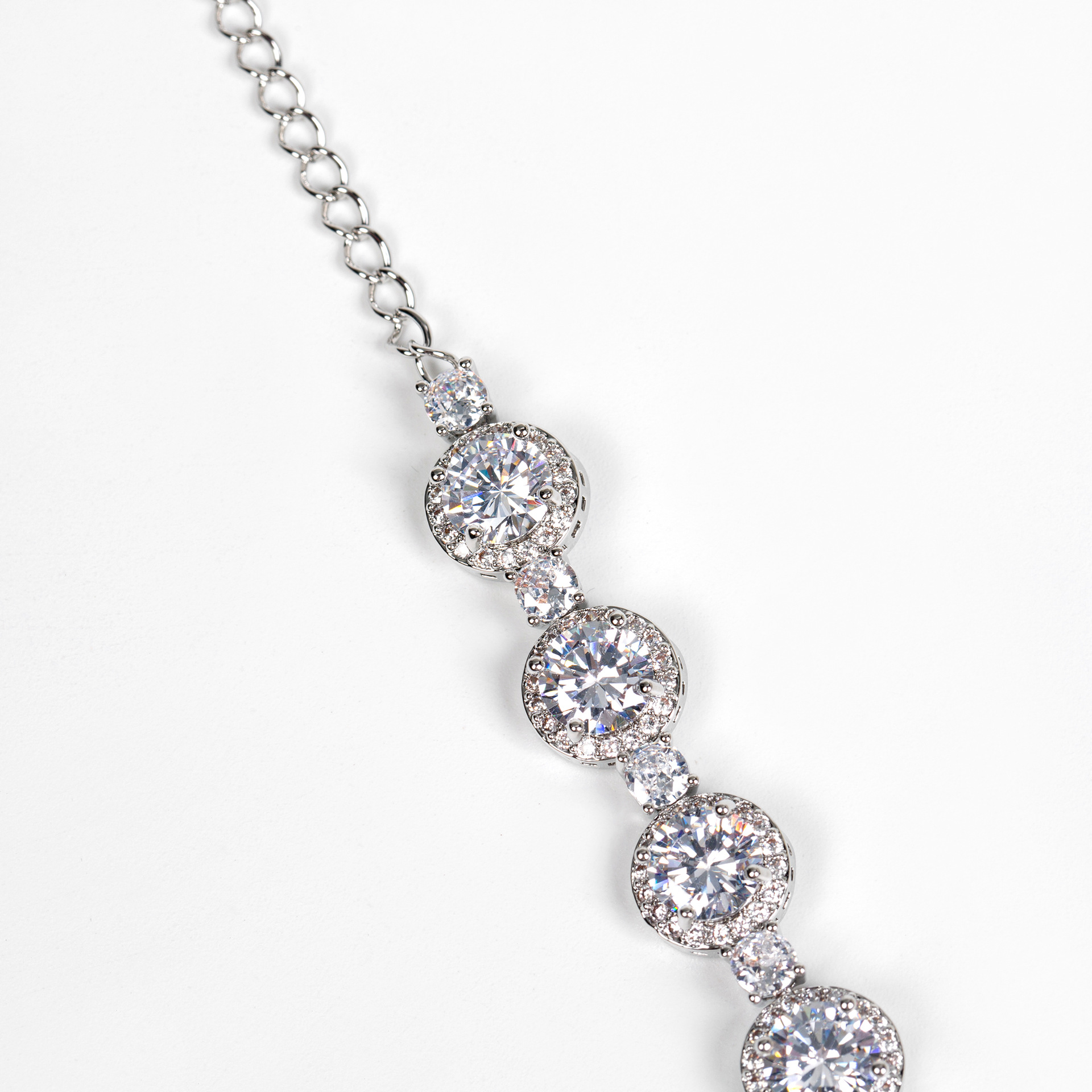 New elegant zircon bracelet