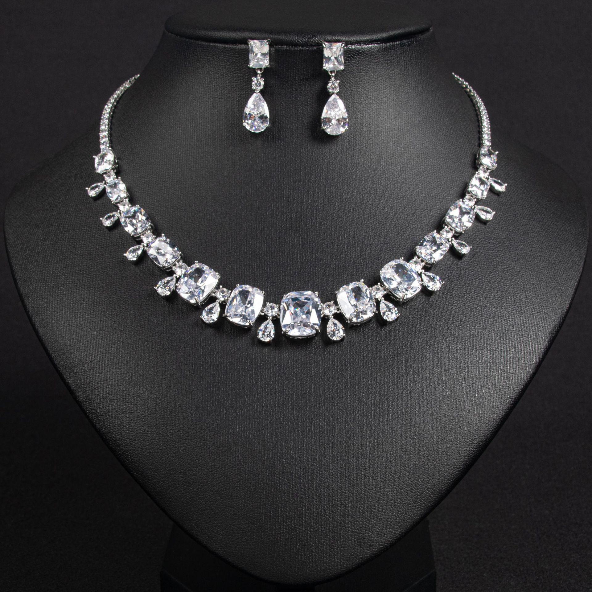 Zircon jewelry set