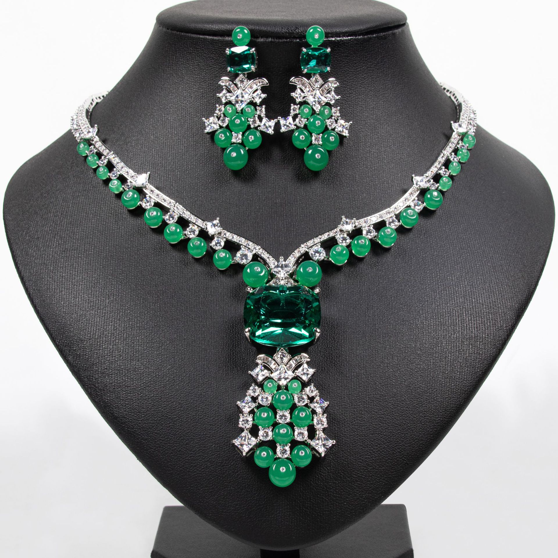 New elegant zircon jewelry set