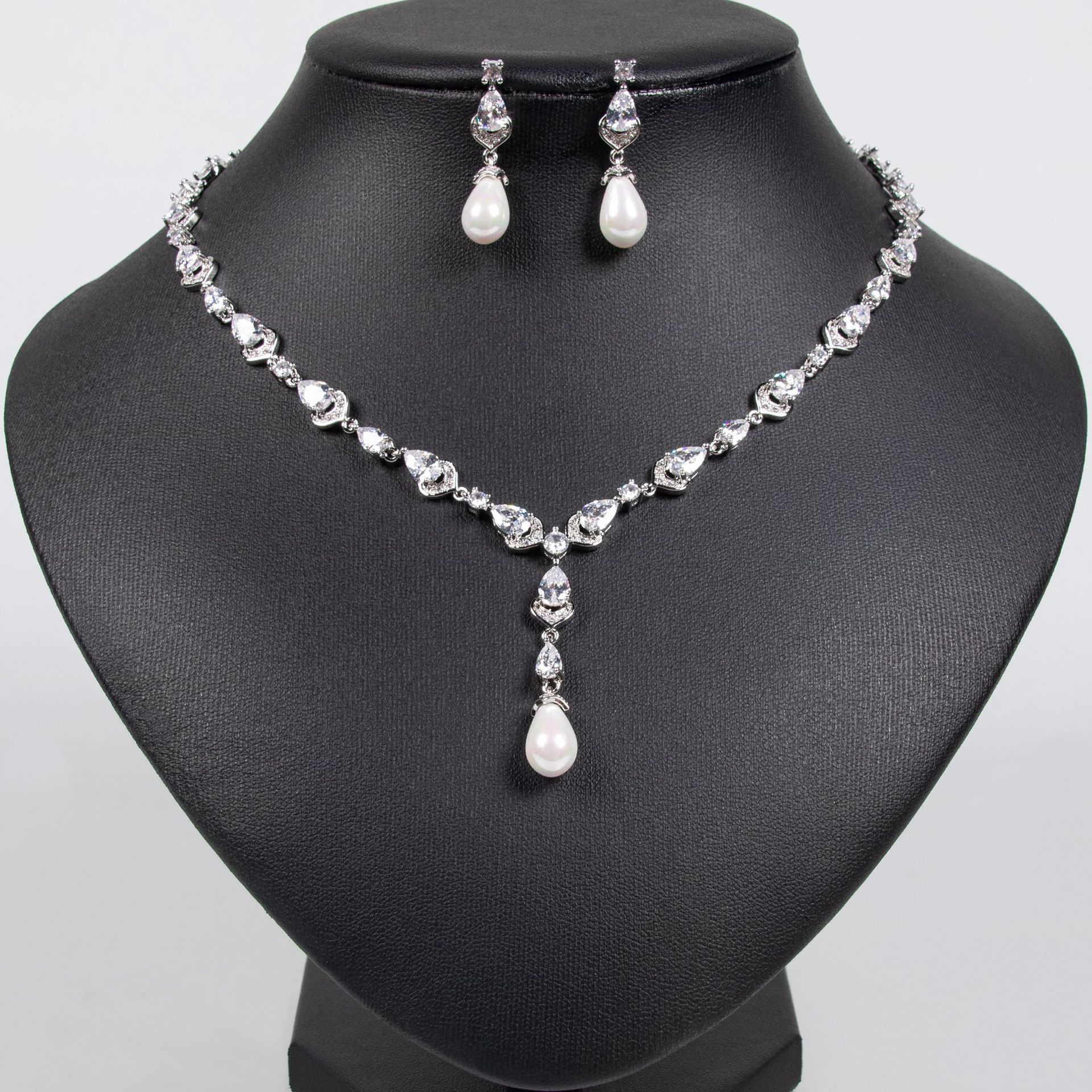 New elegant zircon necklace earrings set