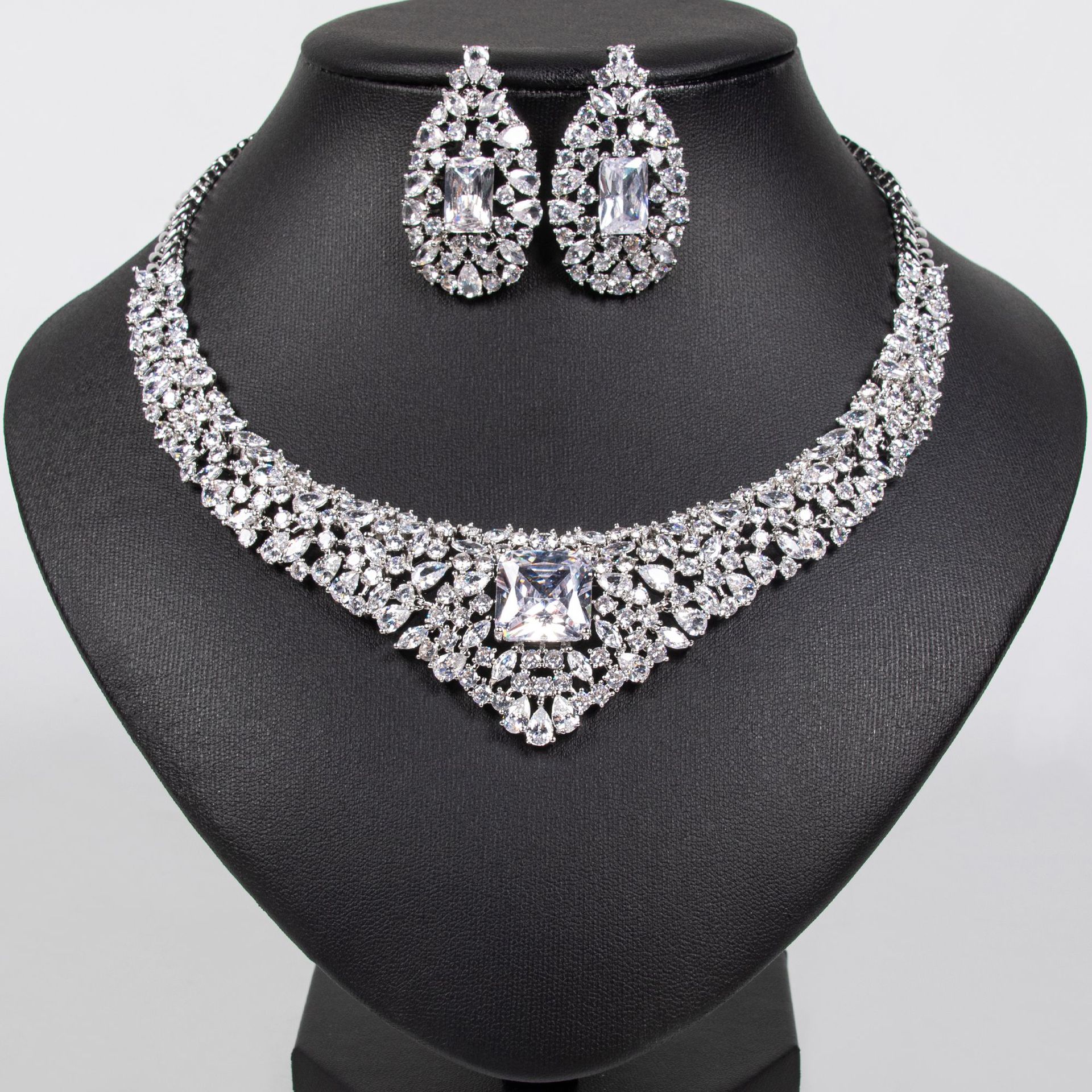 Zircon jewelry set