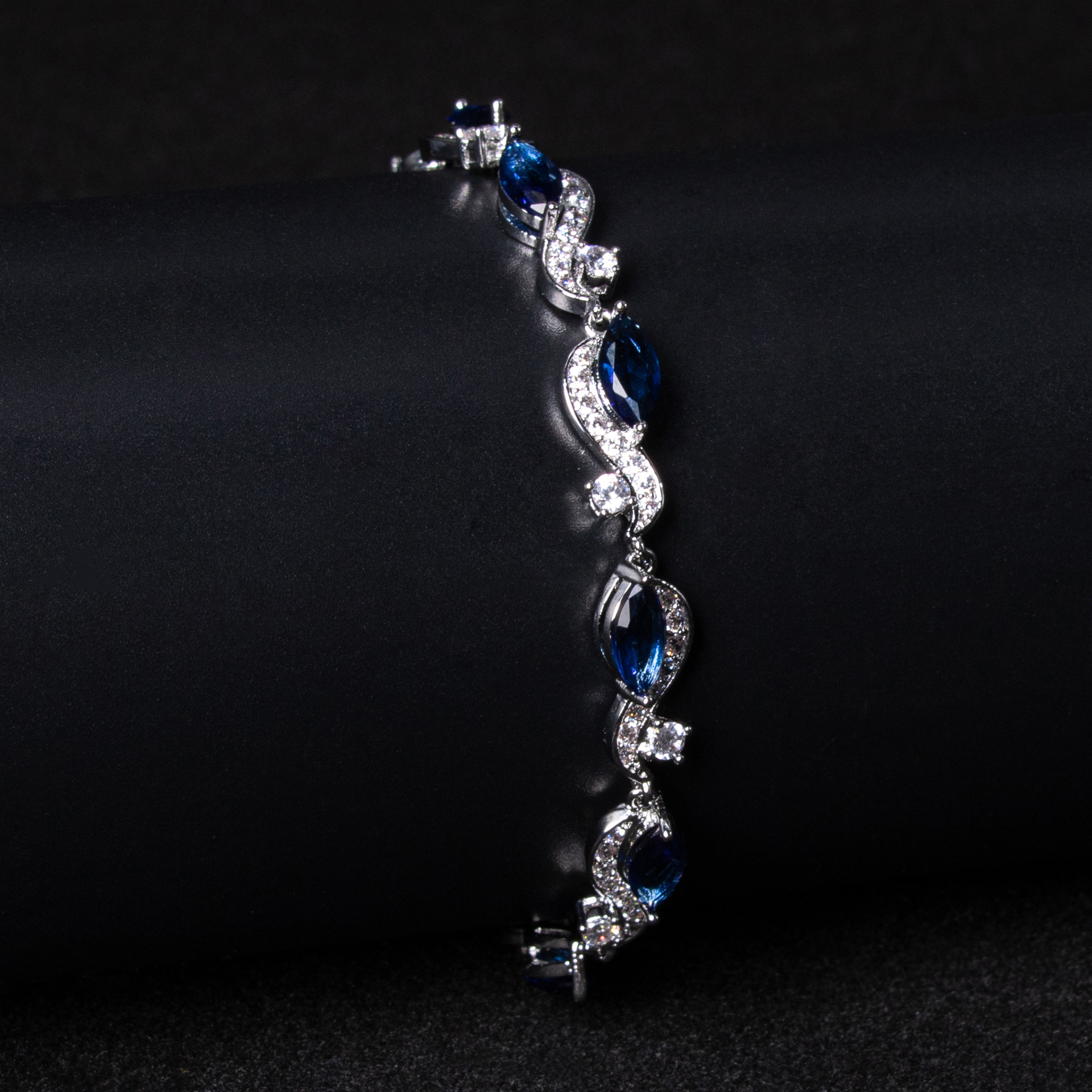 New high quality zircon bracelet
