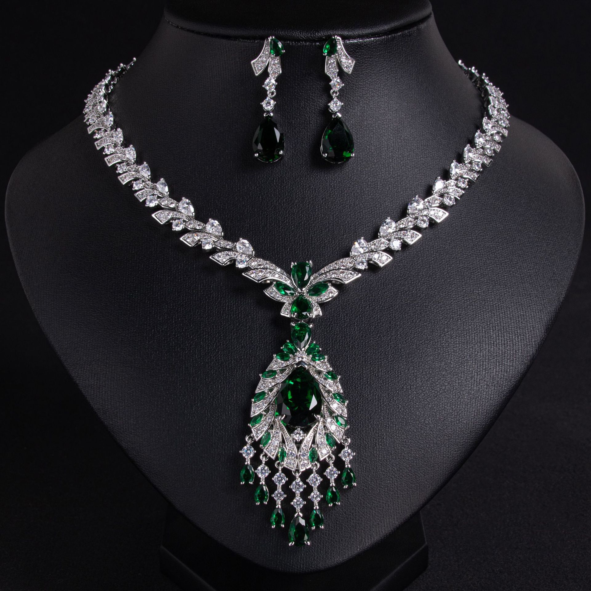 Elegant Ruby and Diamond Necklace Set