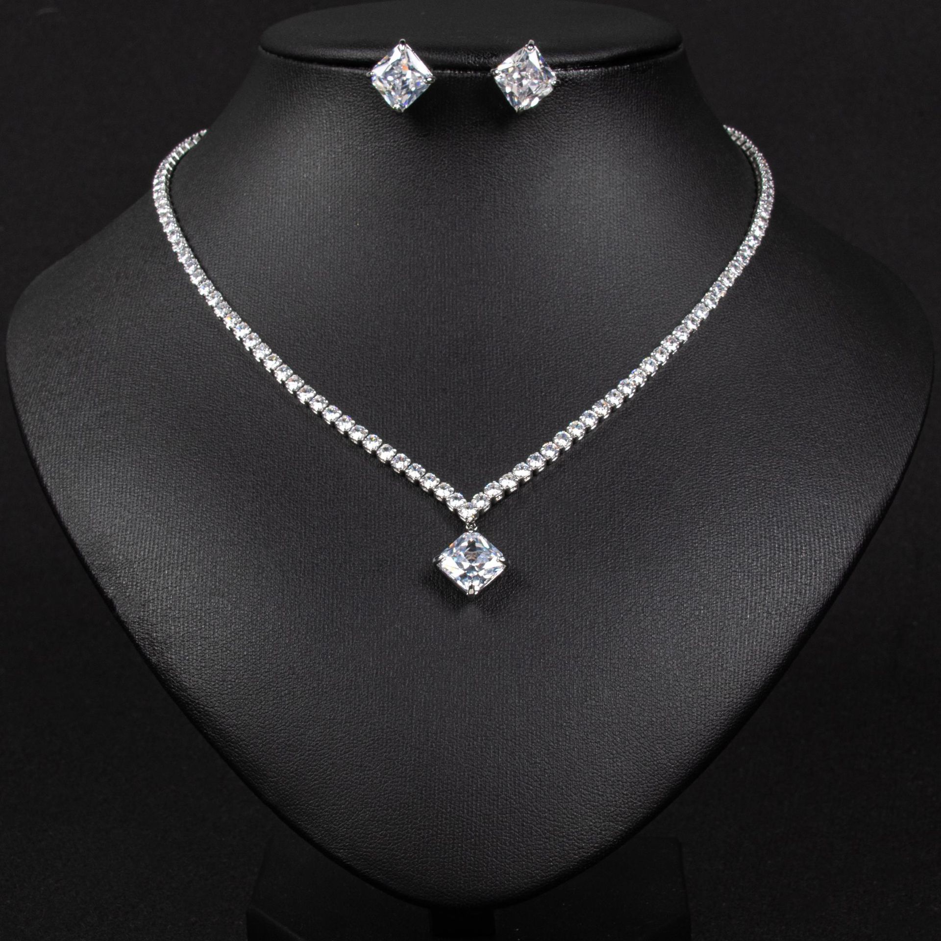 Zircon jewelry set
