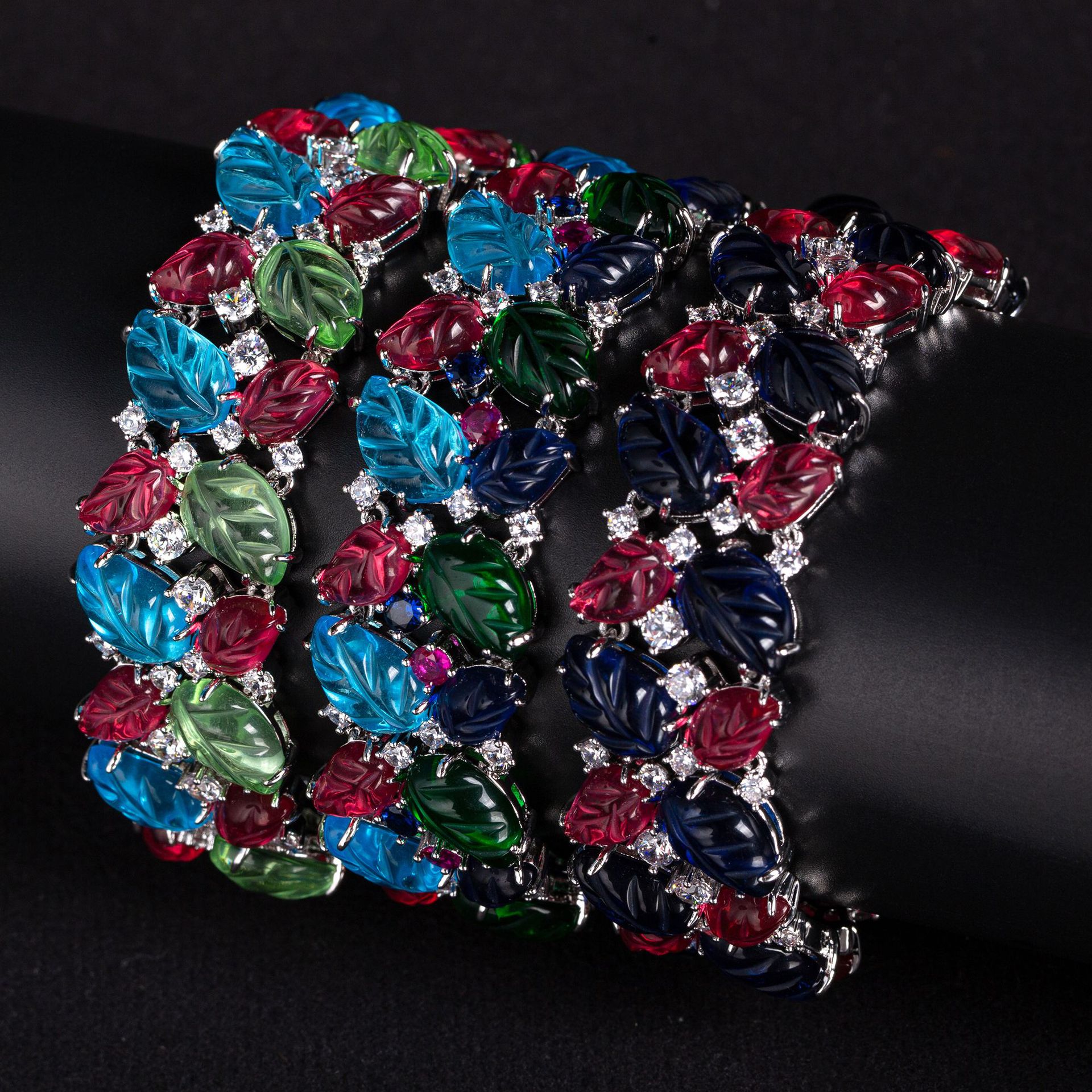 New elegant leaf zircon bracelet