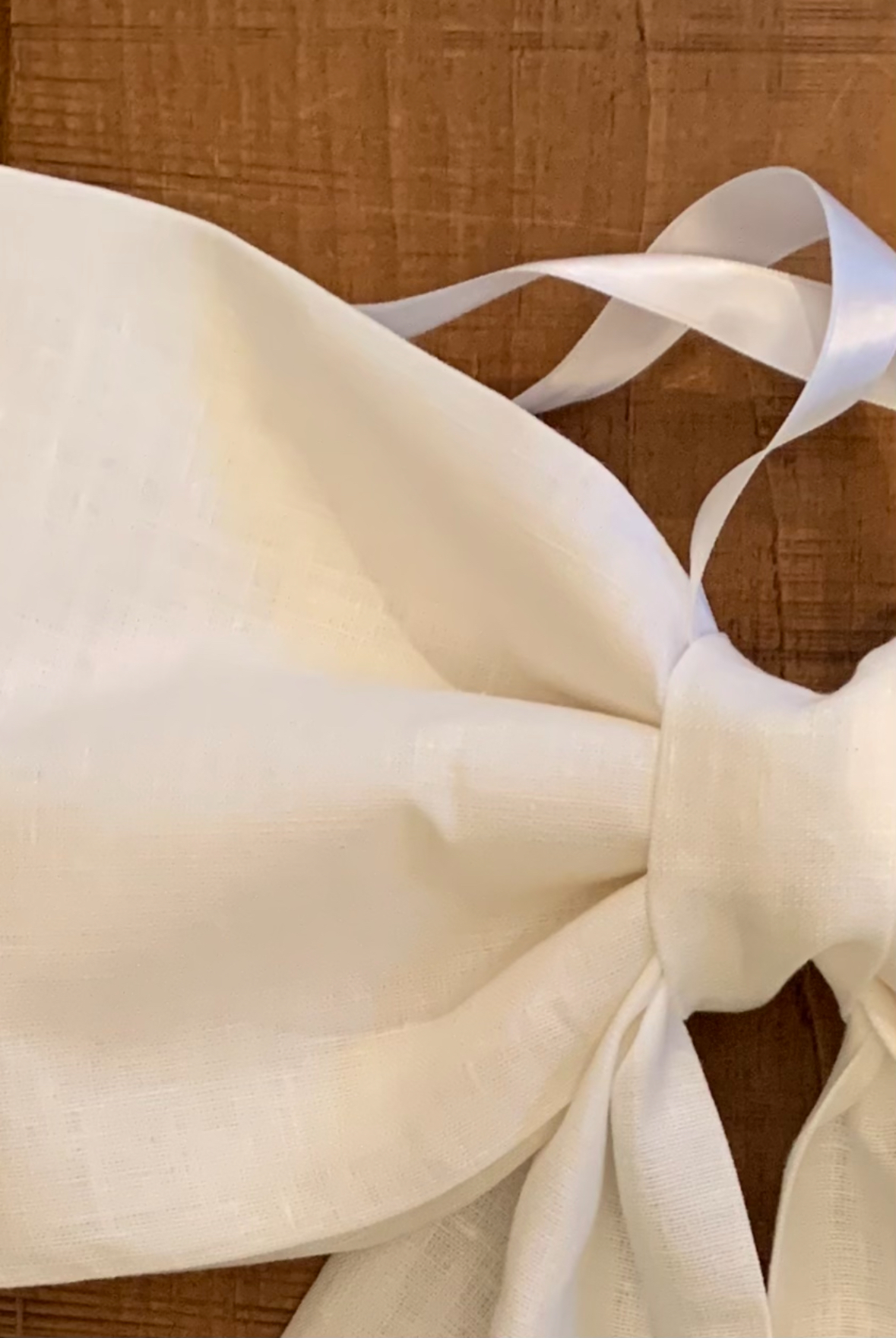  Linen Bow