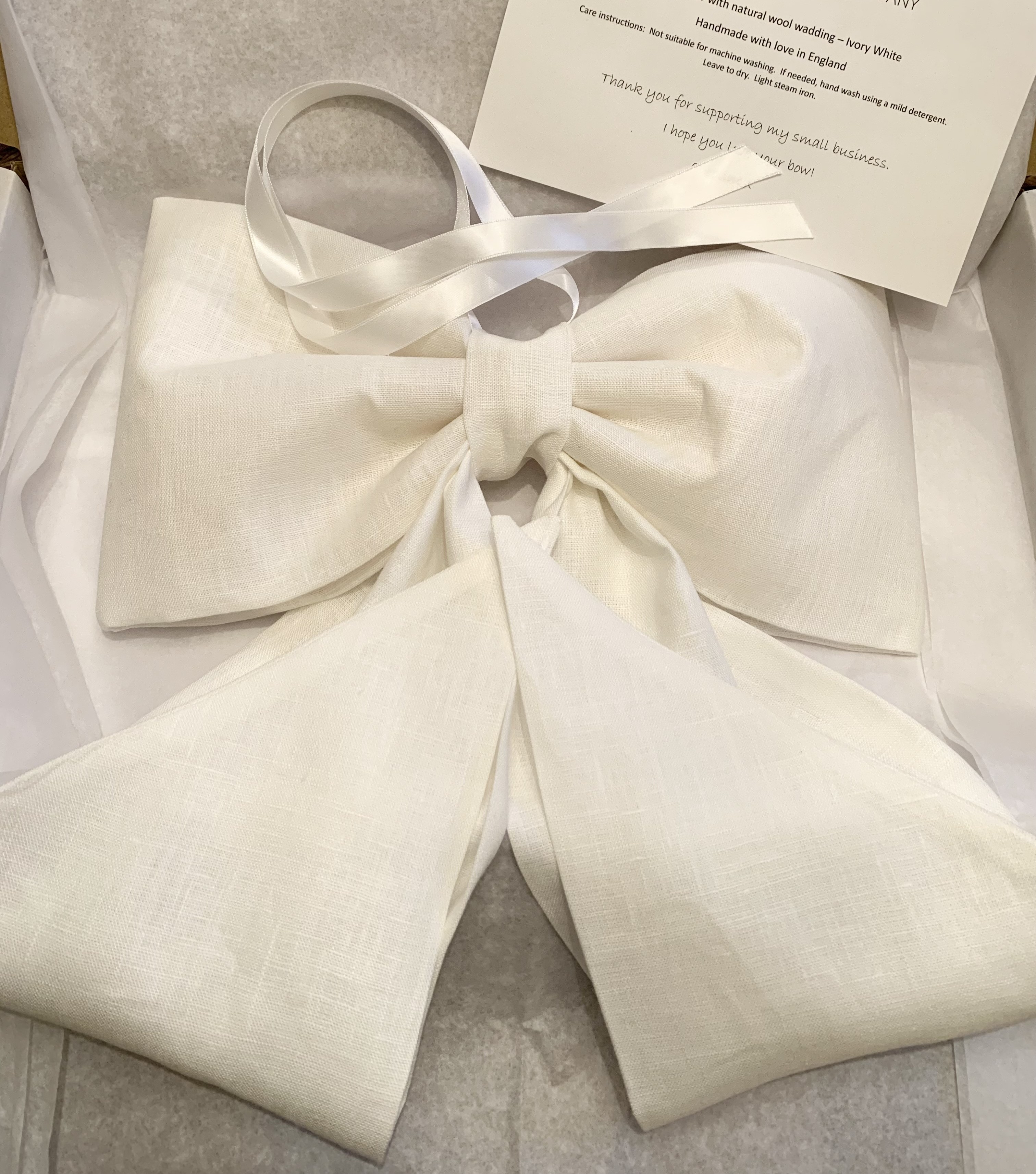  Linen Bow