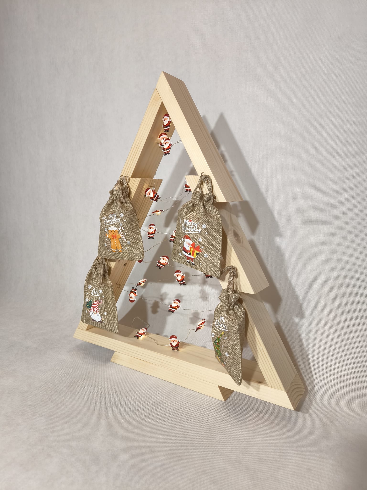 Drewniane stojaki choinkowe