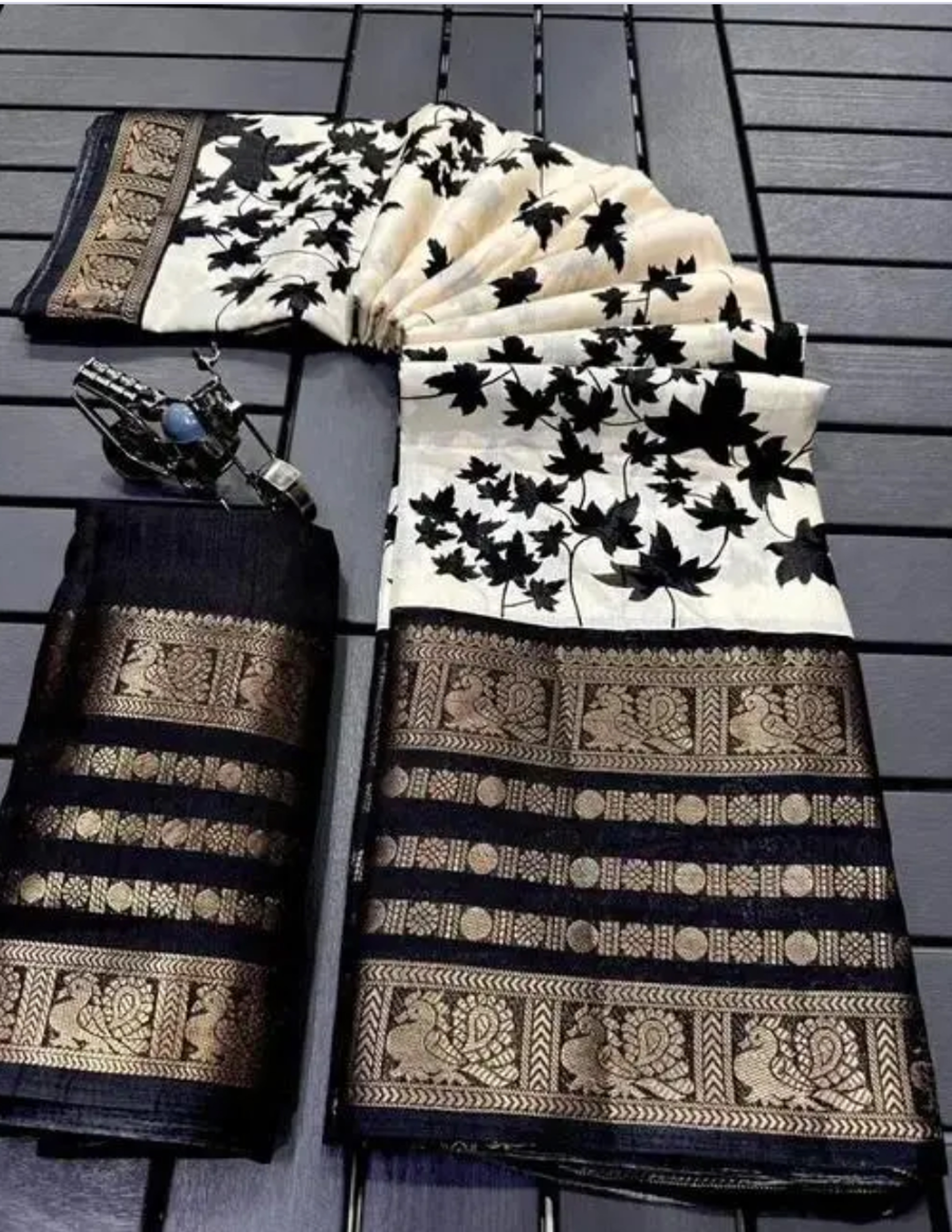 Kashmiri Mapple Leaf Design Georgette Saree