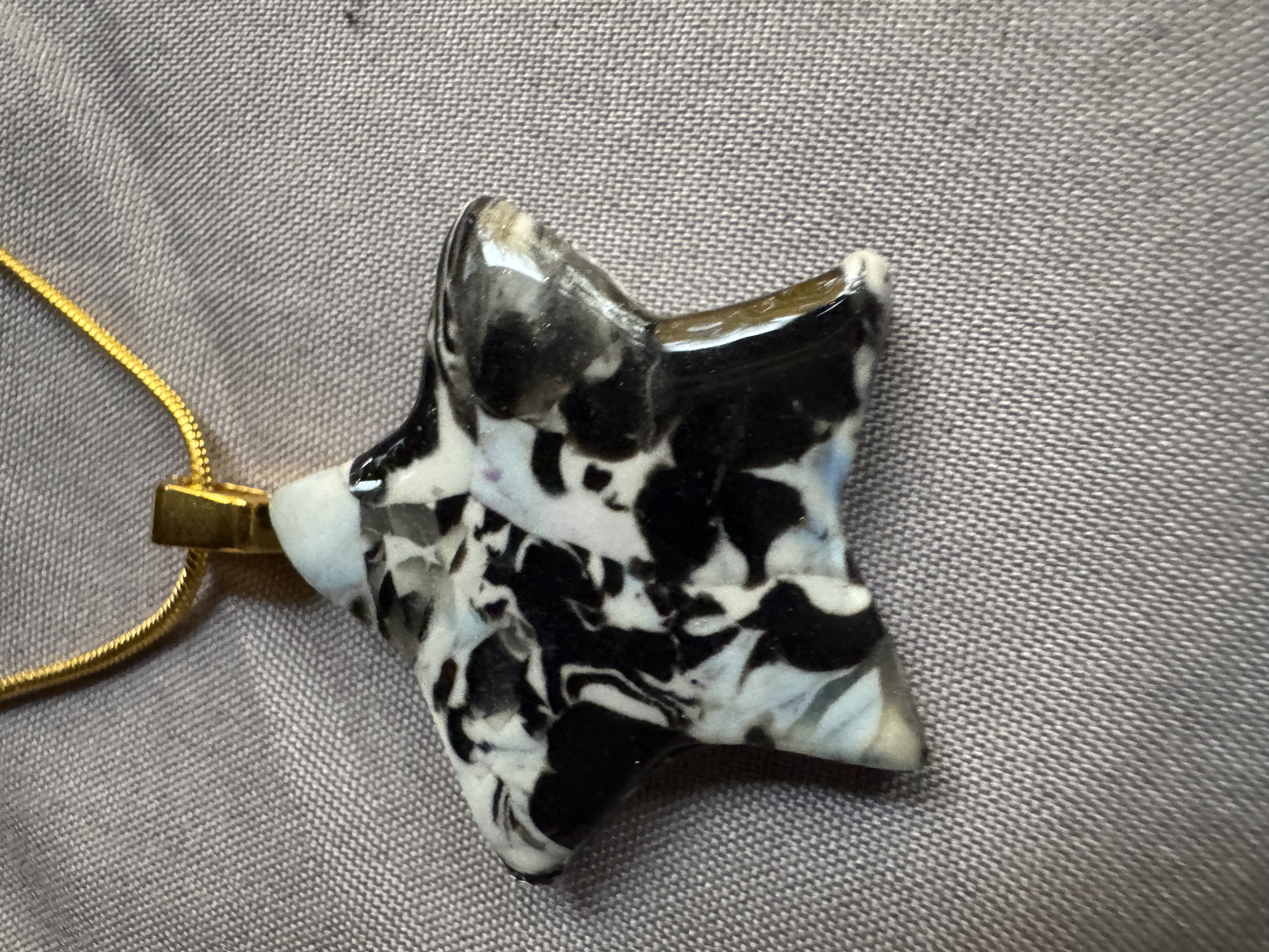 Star-shaped Pendant and Heart-shaped Post Earrings