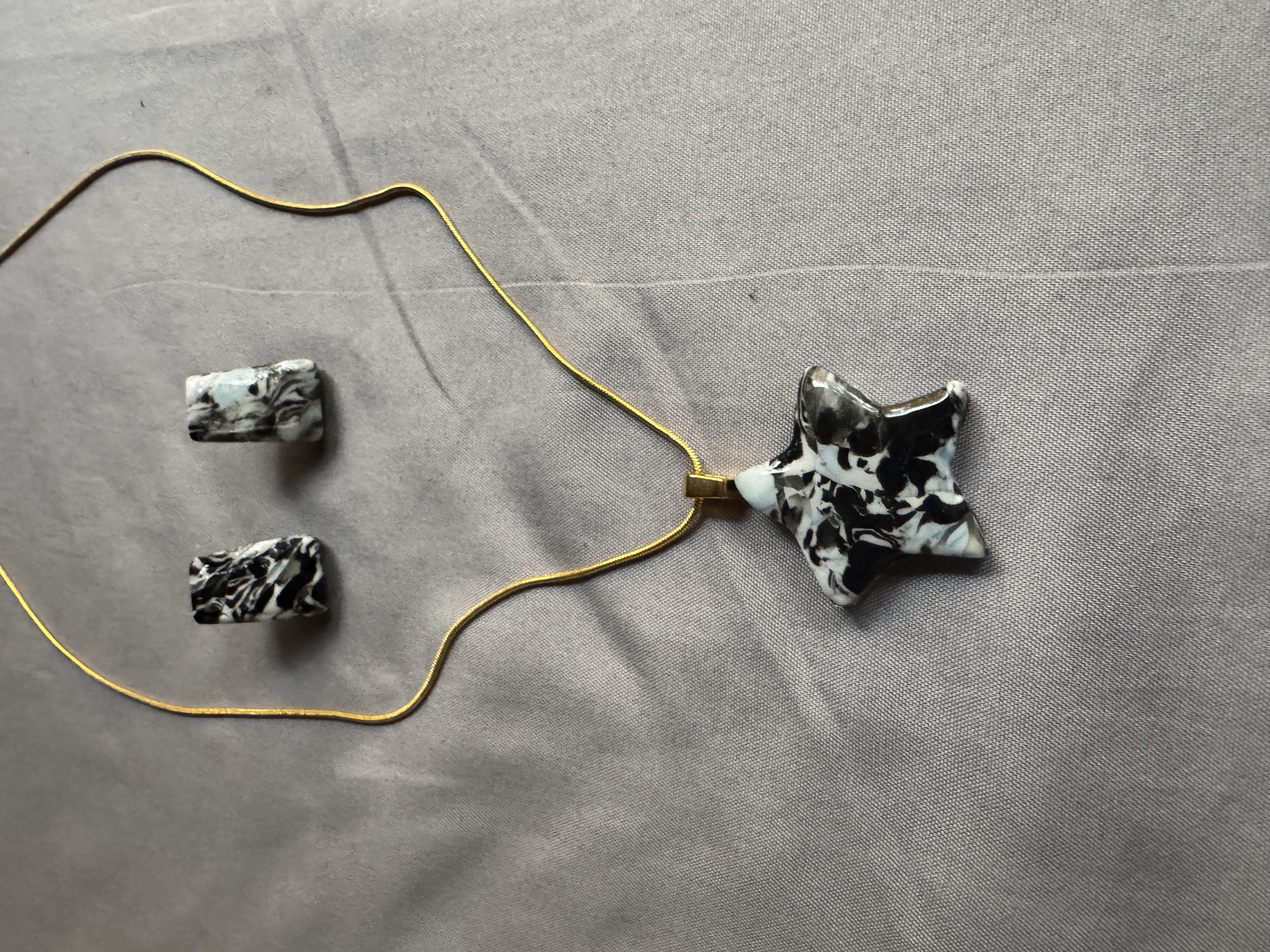 Star-shaped Pendant and Heart-shaped Post Earrings