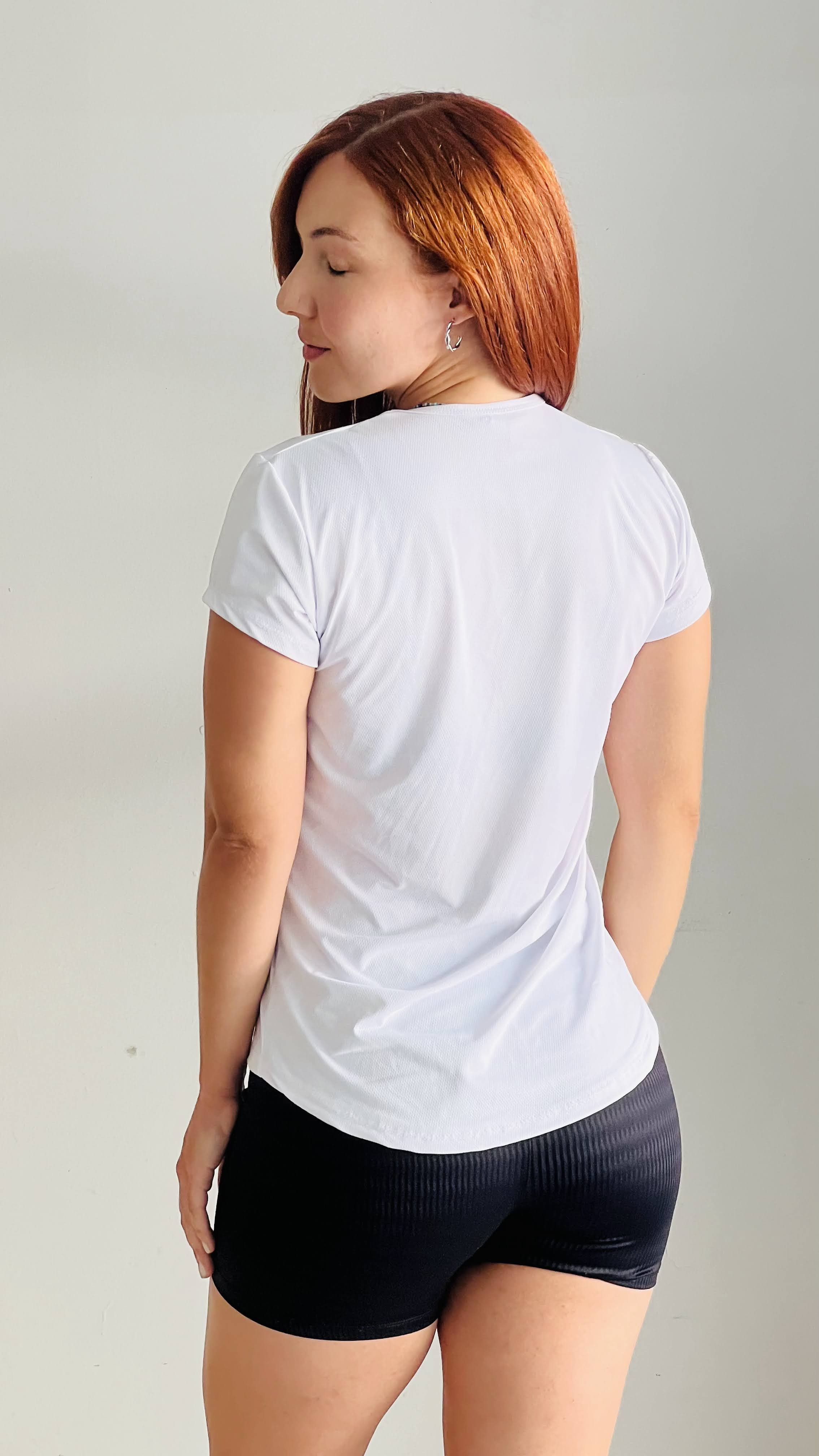 Camiseta branca feminina