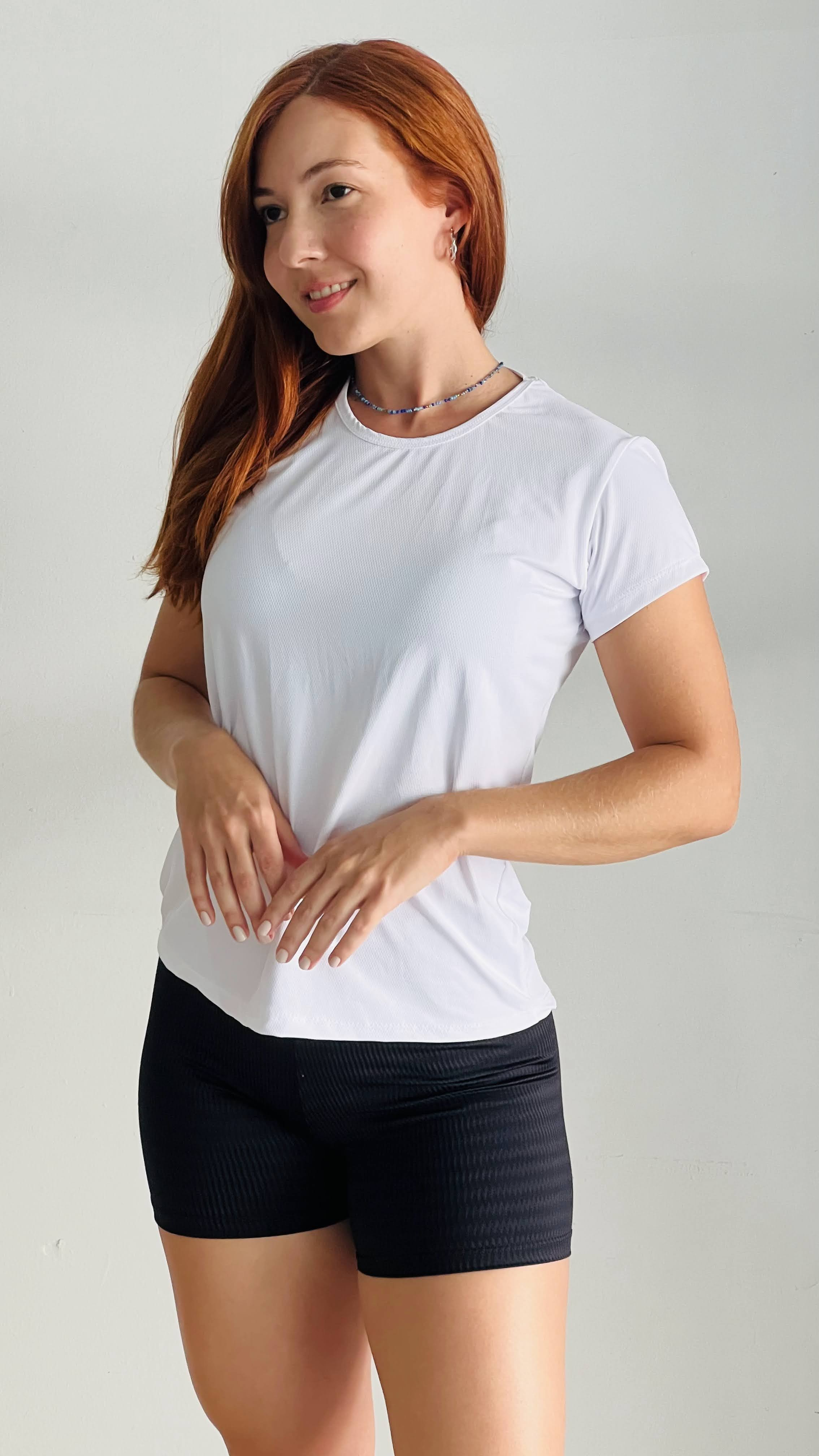 Camiseta branca feminina