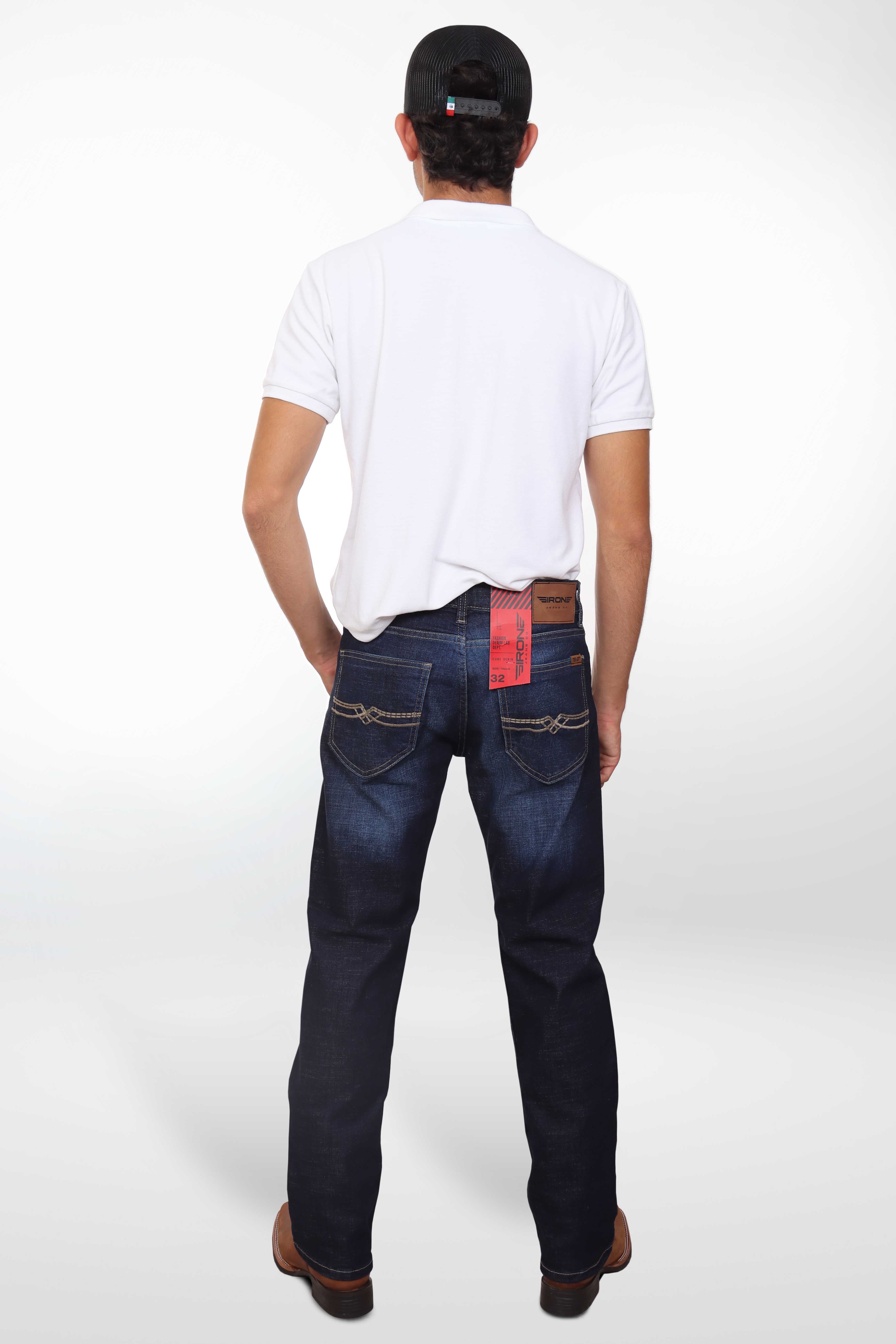 Jeans straight color azul intenso con lavado 