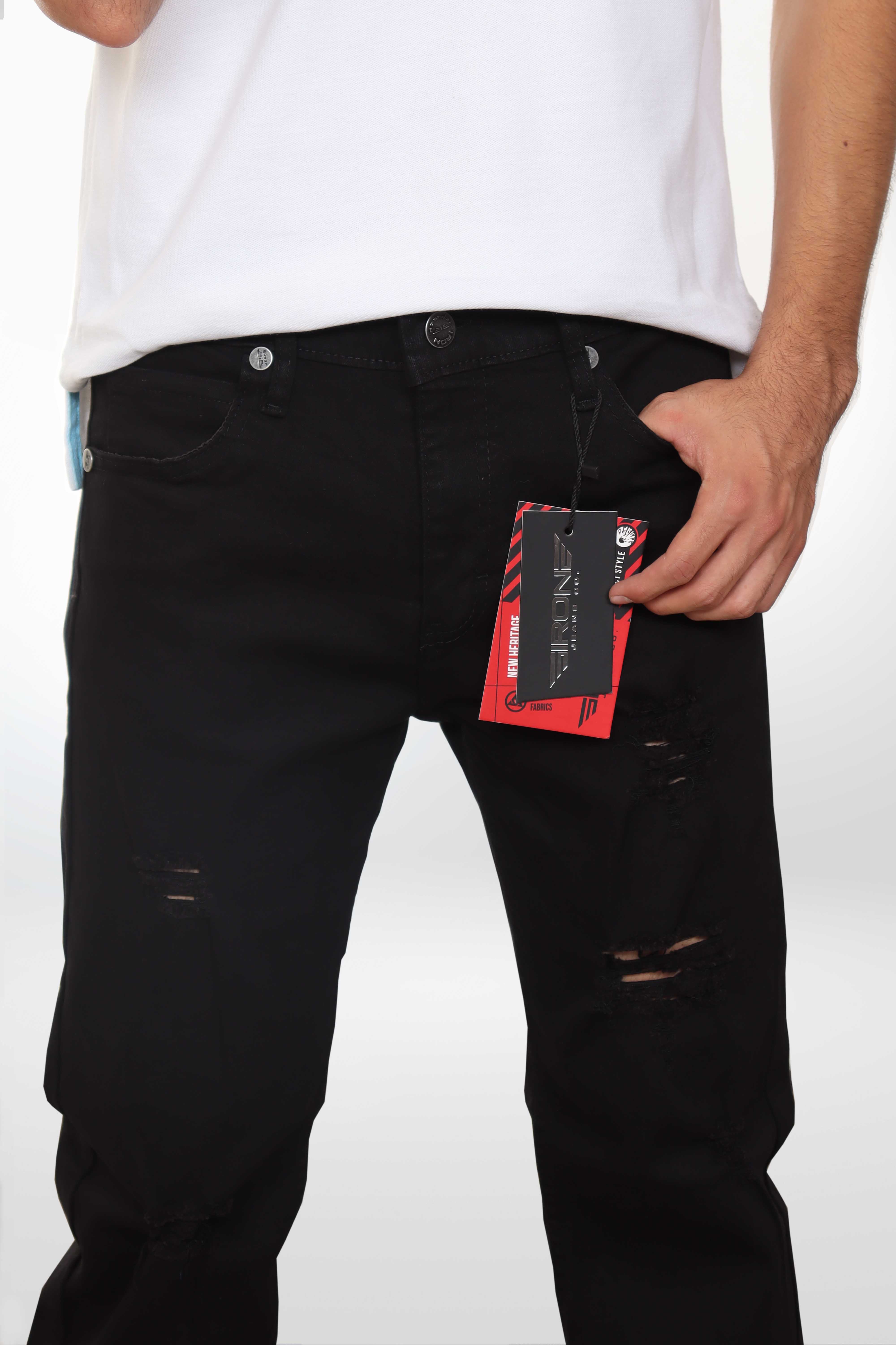 Jeans para hombre color negro intenso con destrucciones 