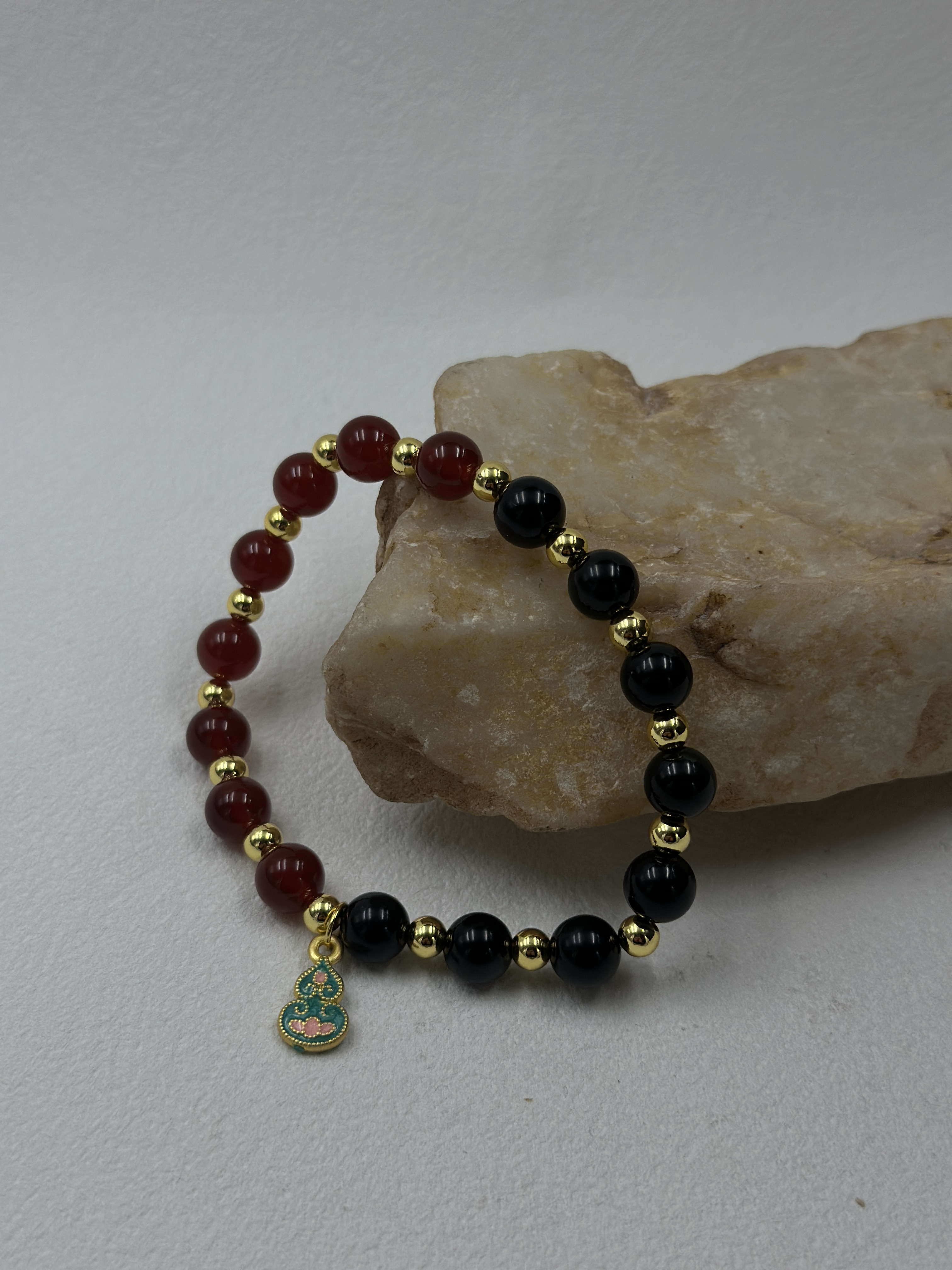 Red Agate & Obsidian Bracelet (8mm)