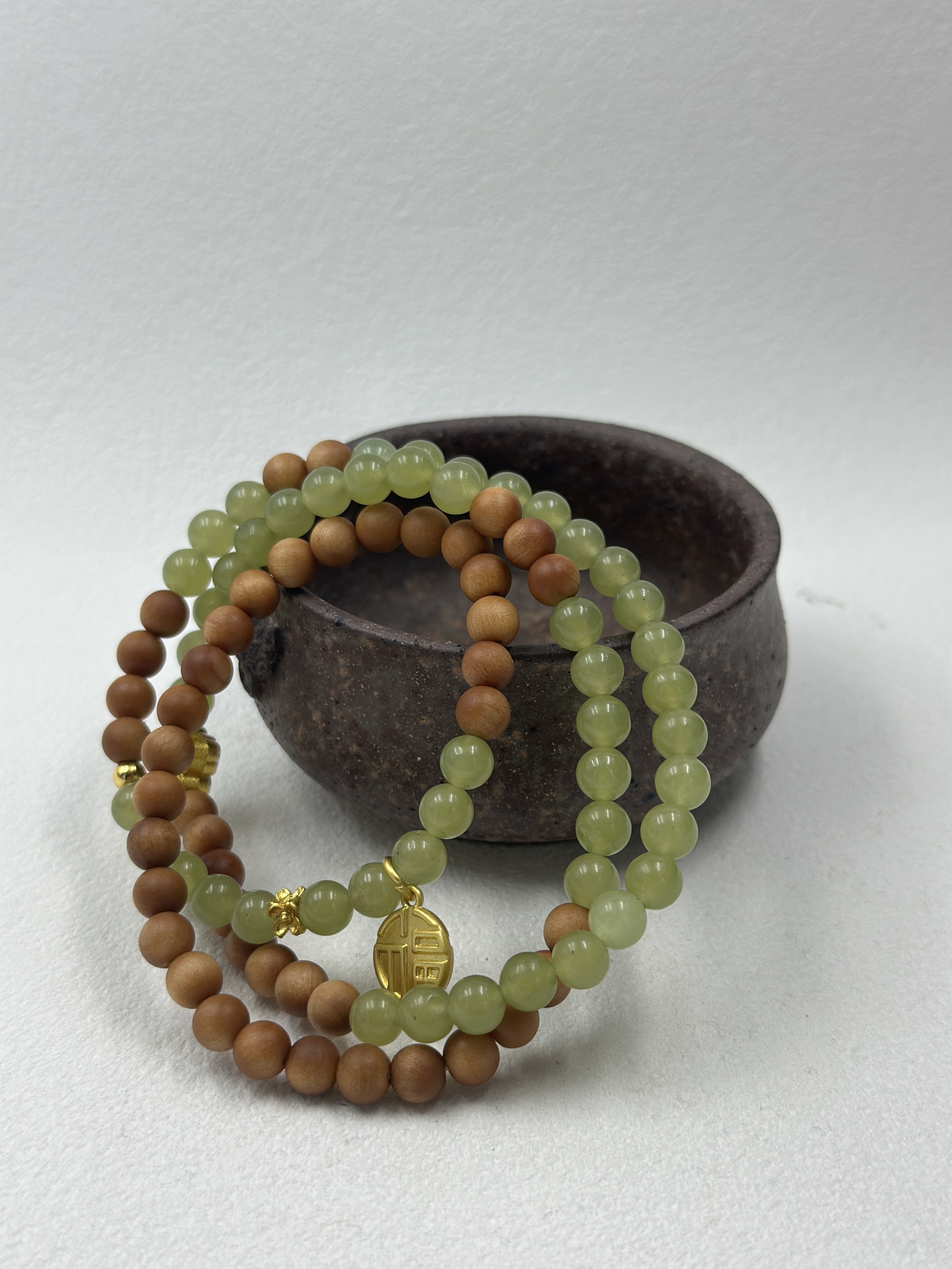 Old Mountain Sandalwood & Hetian Jade Bracelet (6mm)
