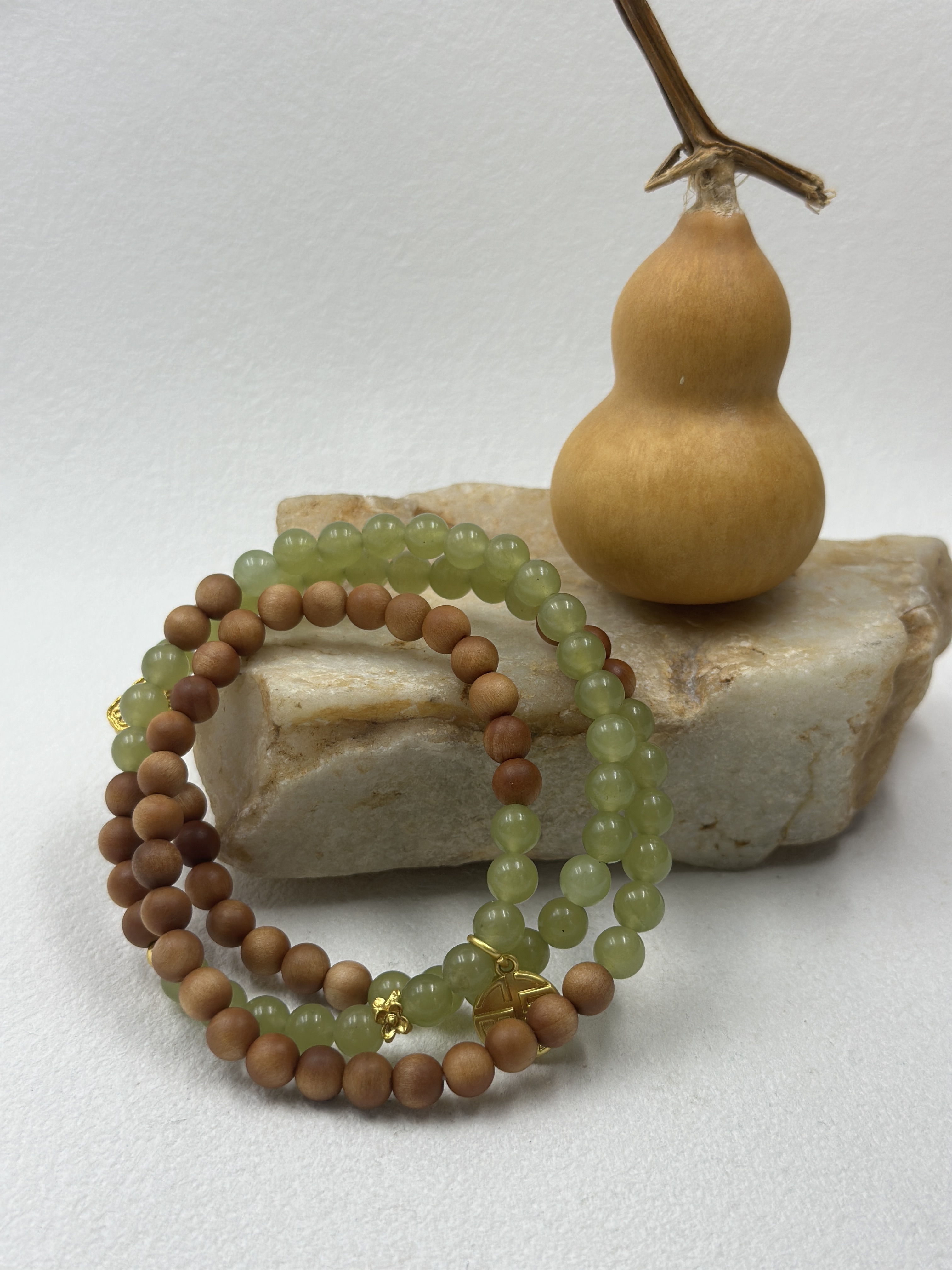 Old Mountain Sandalwood & Hetian Jade Bracelet (6mm)