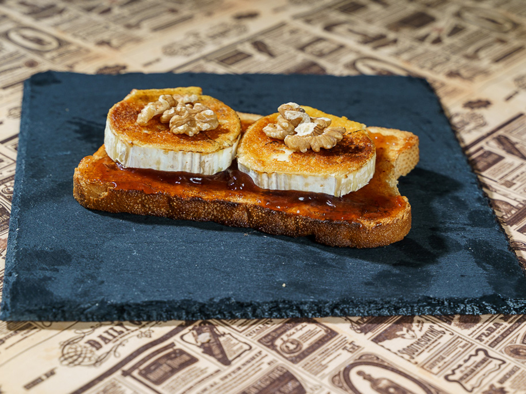Queso de Cabra y Mermelada de Frambuesa