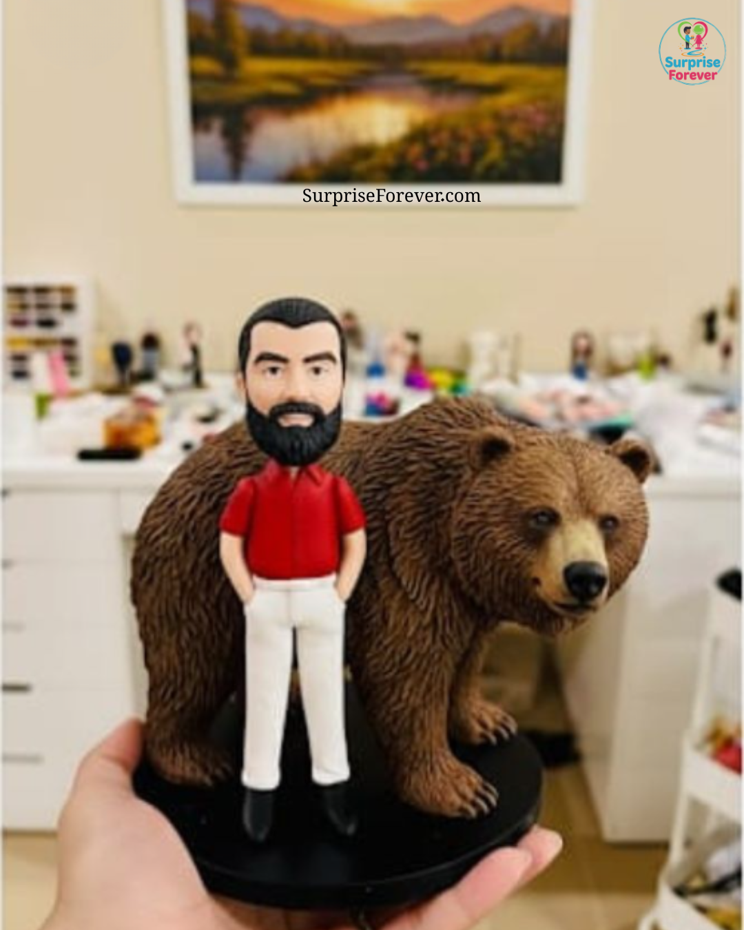 Collectible featuring Sculpture Package