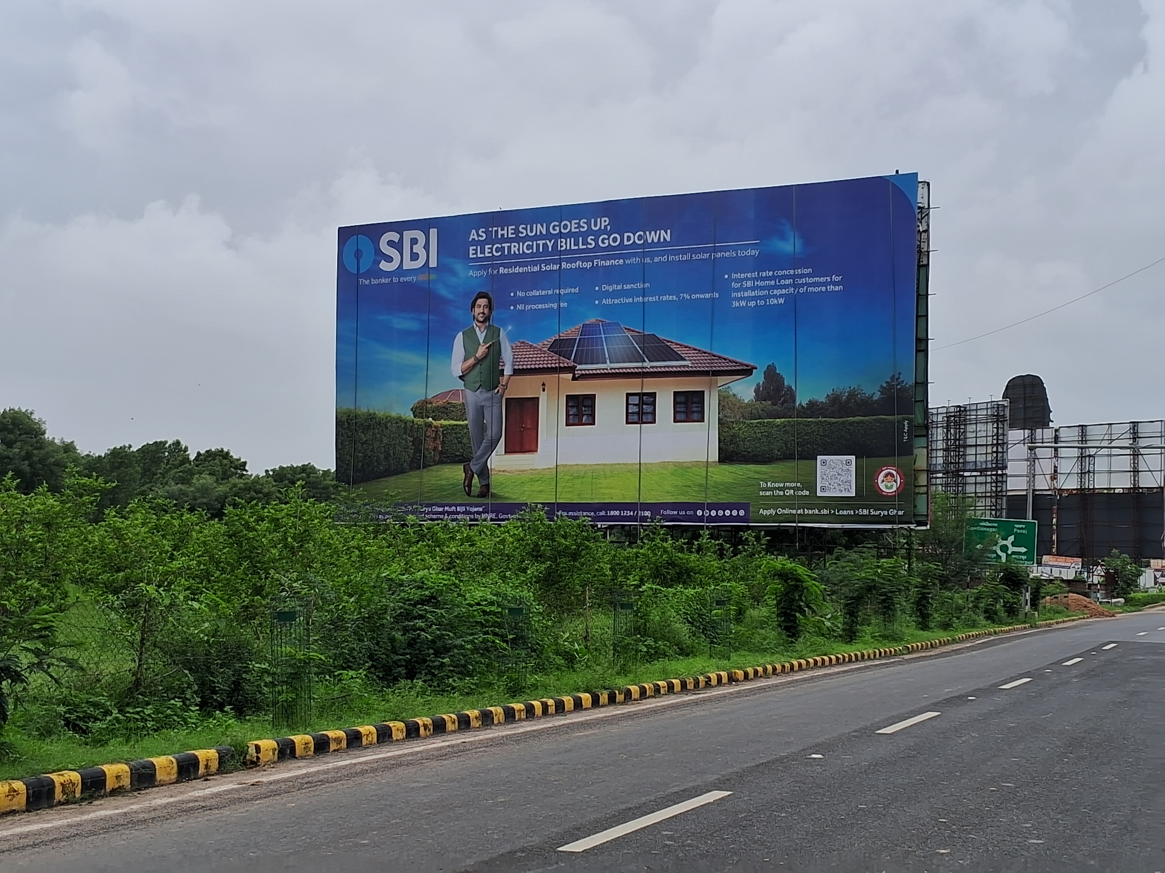GIFT City — Shahpur Circle Exit — 81×40 ft — GIFT City → Shahpur Circle