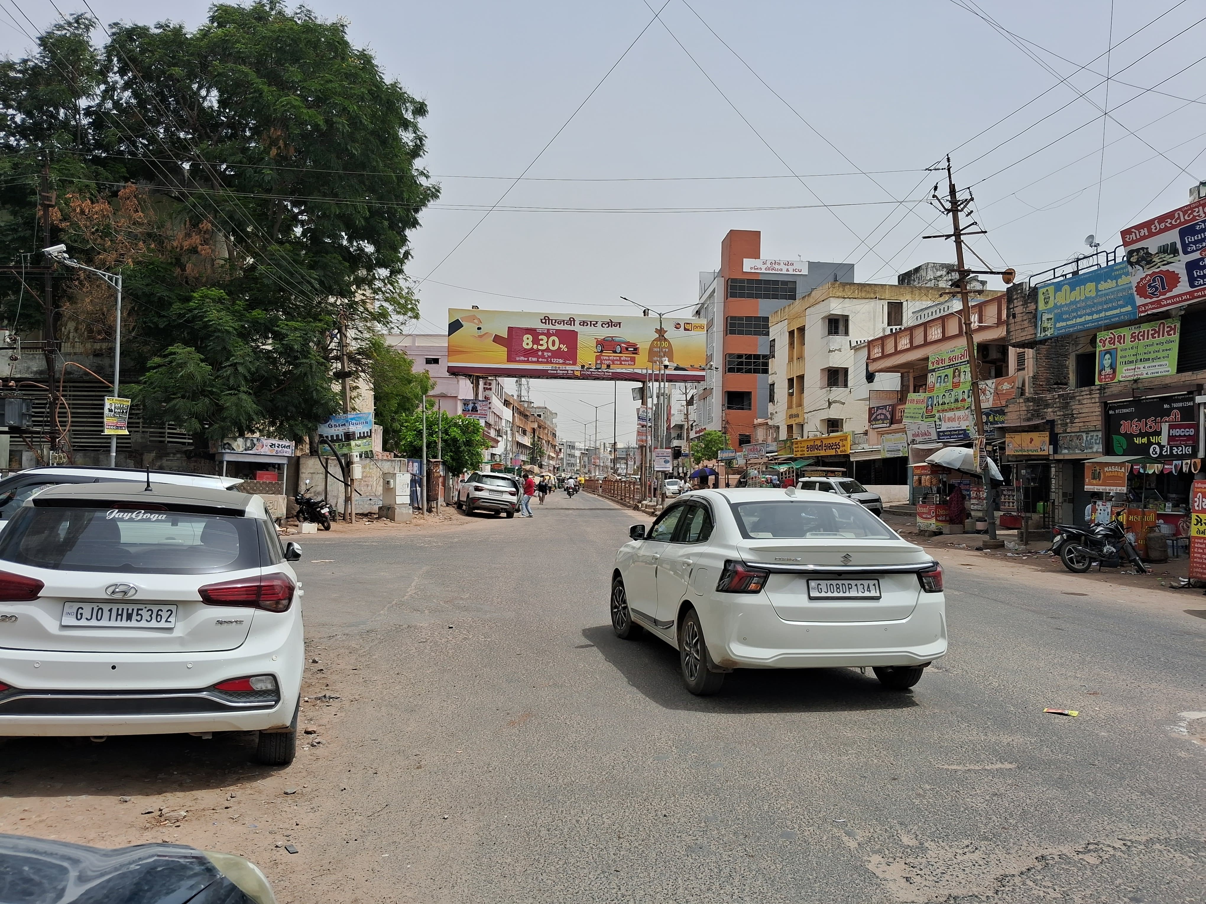Bus Stand — 40×10 ft — Towards Bus Stand